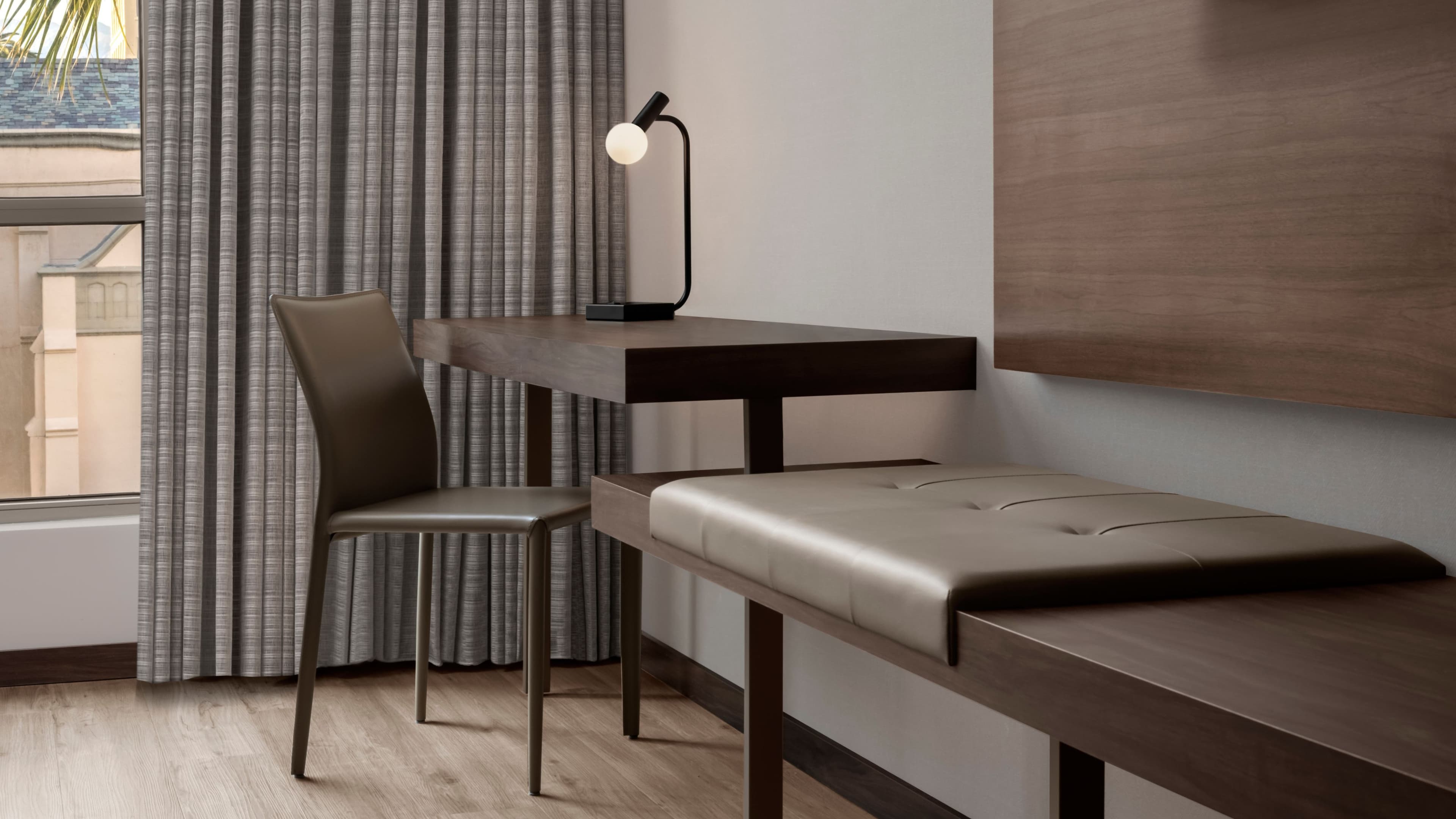 Guest Room Two Queen - Image 3