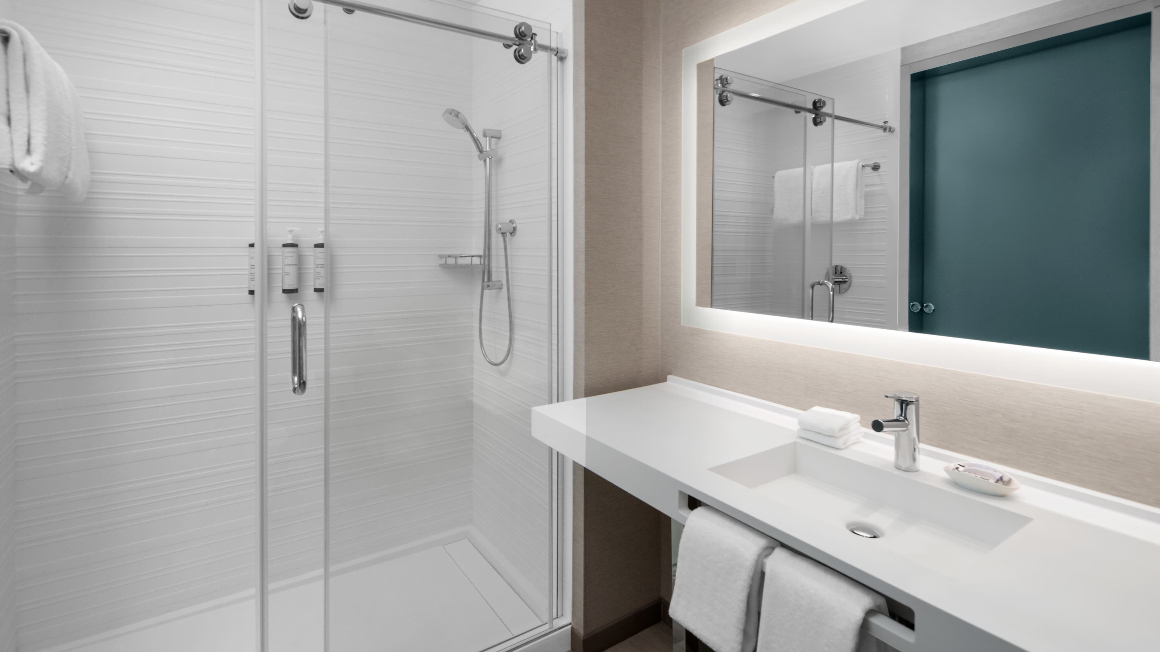 King Guest Room - Image 5