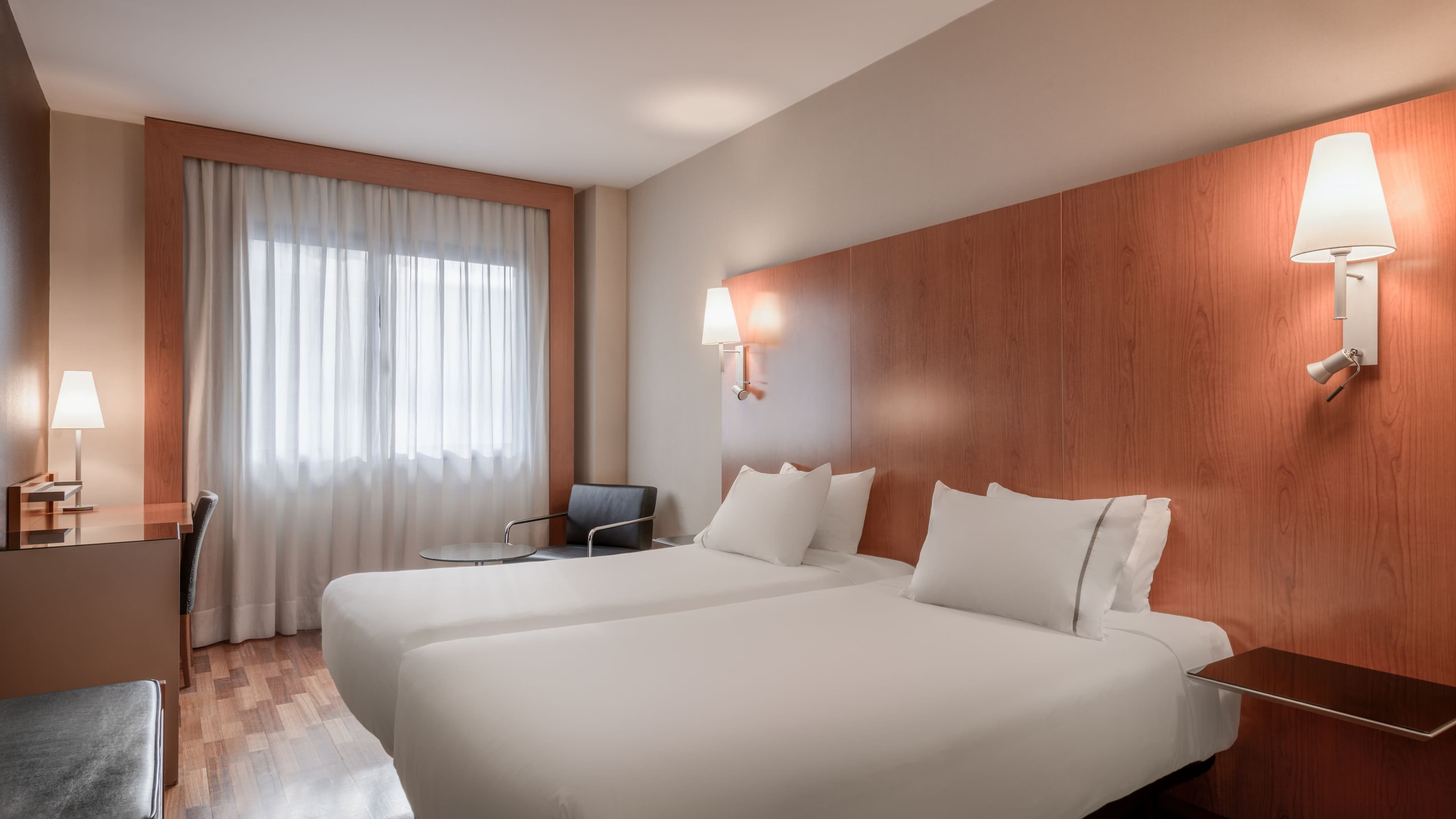 Standard Twin - Image 1