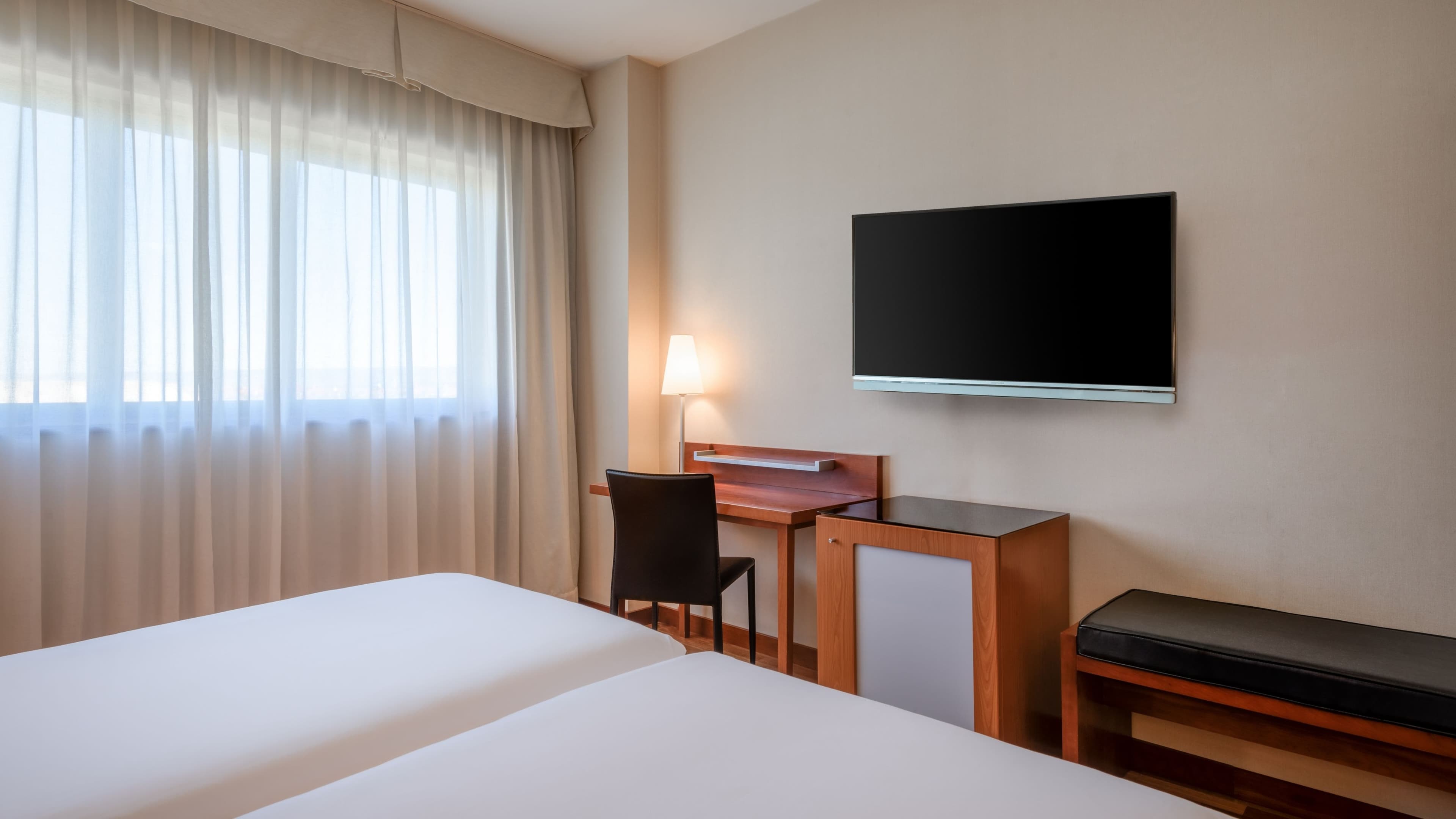 Standard Twin - Image 2