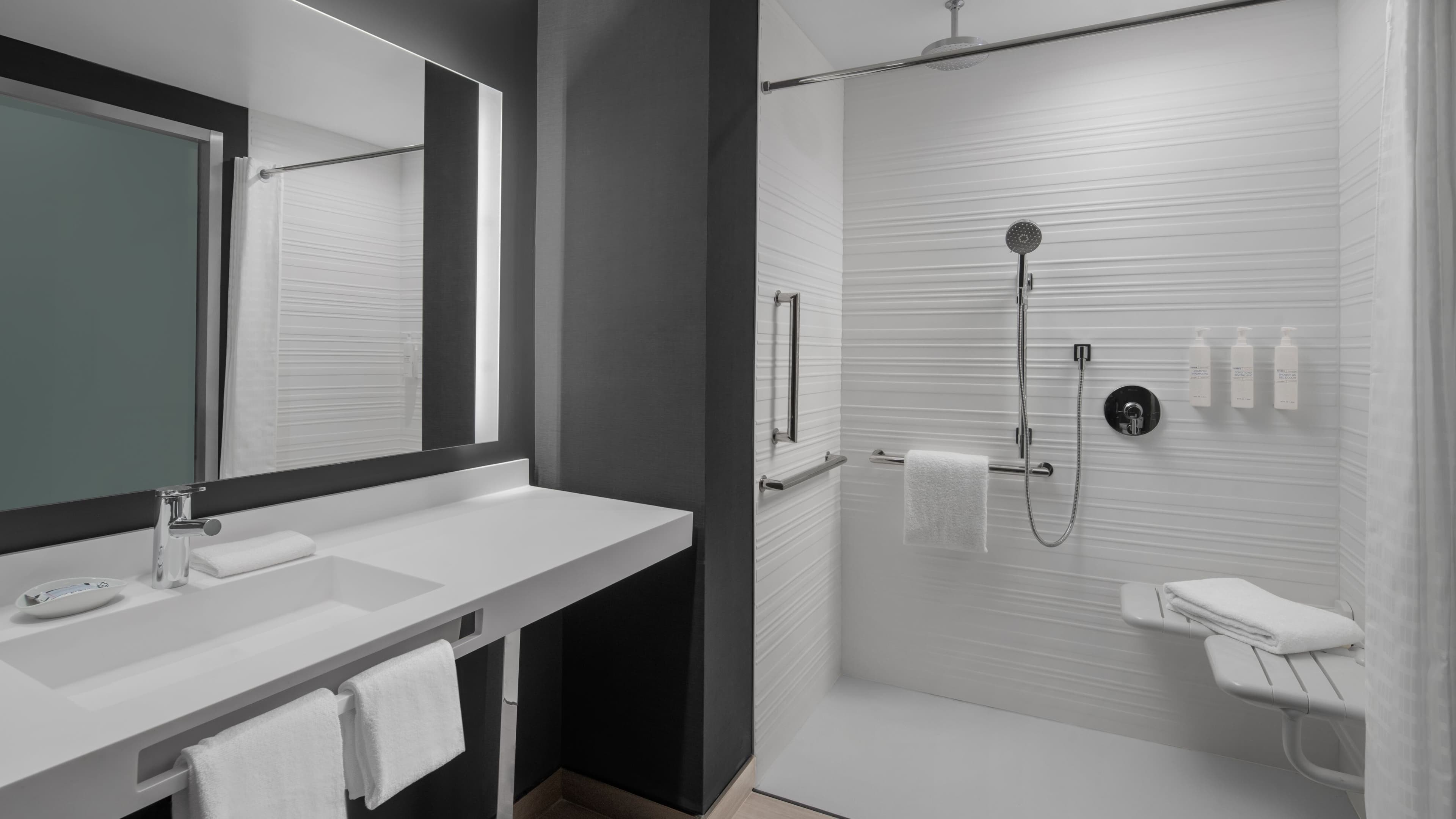 King Guest Room - Image 7