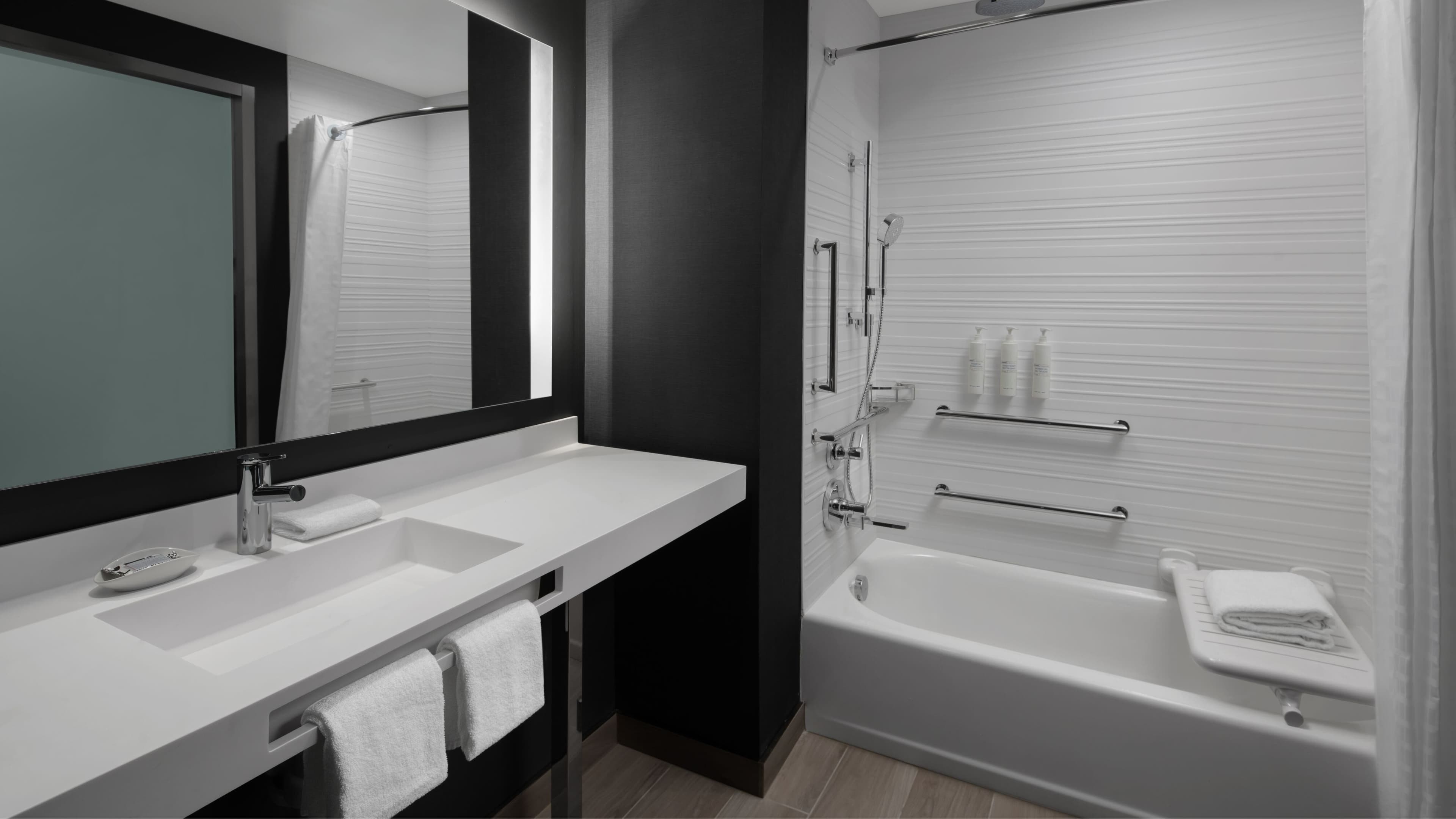 King Guest Room - Image 5