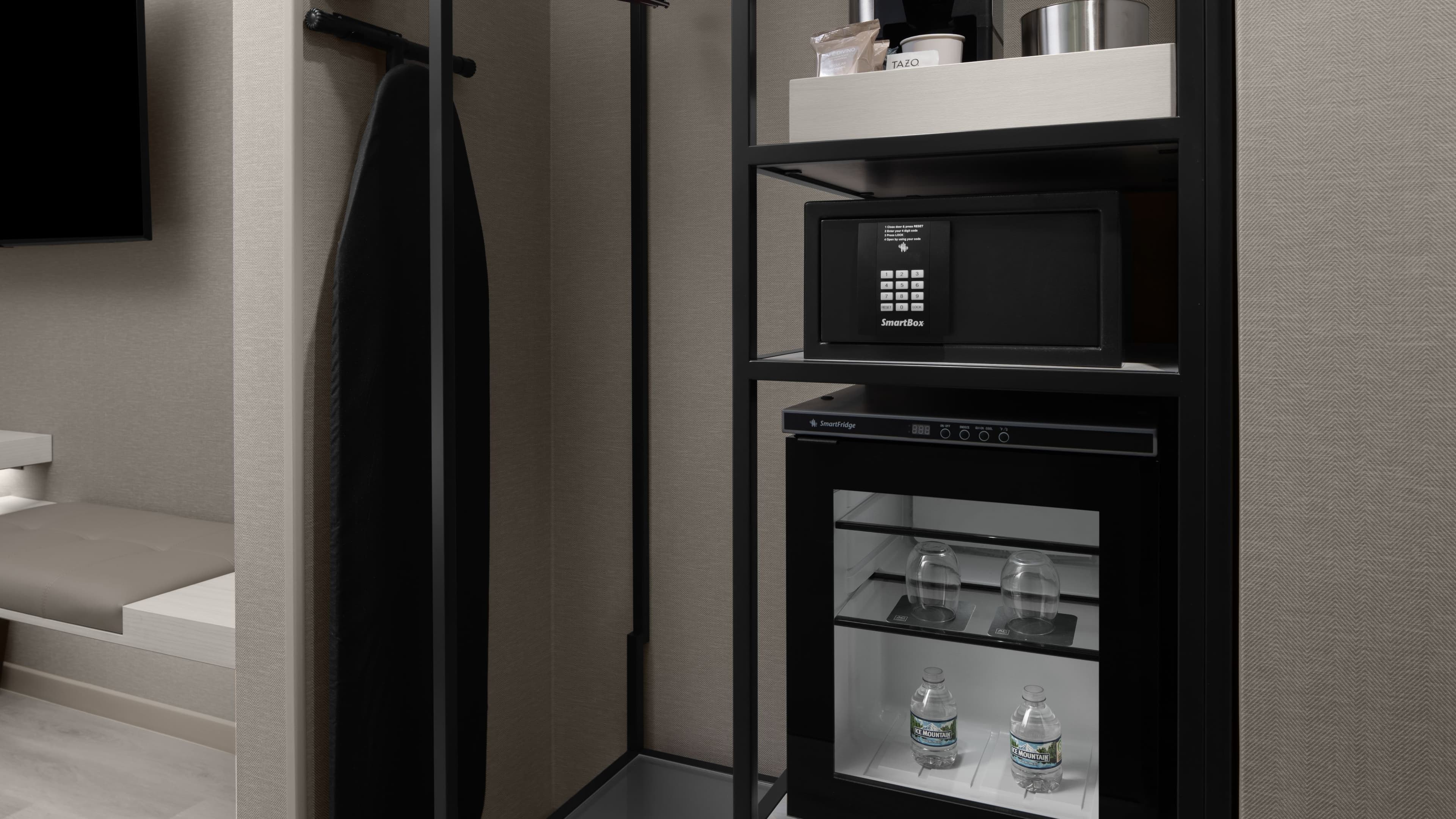 King Guest Room - Image 4