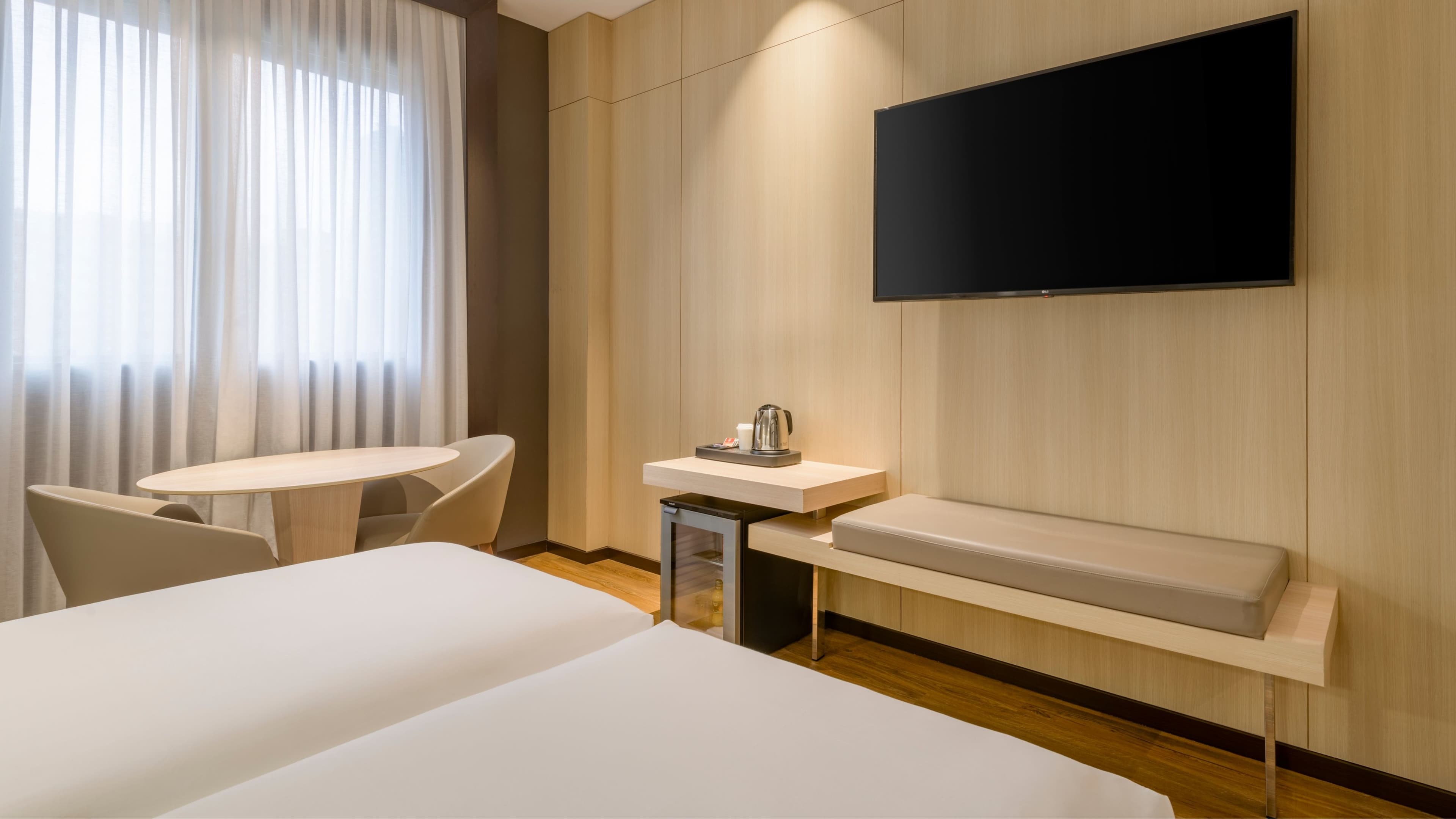 Standard Twin - Image 1