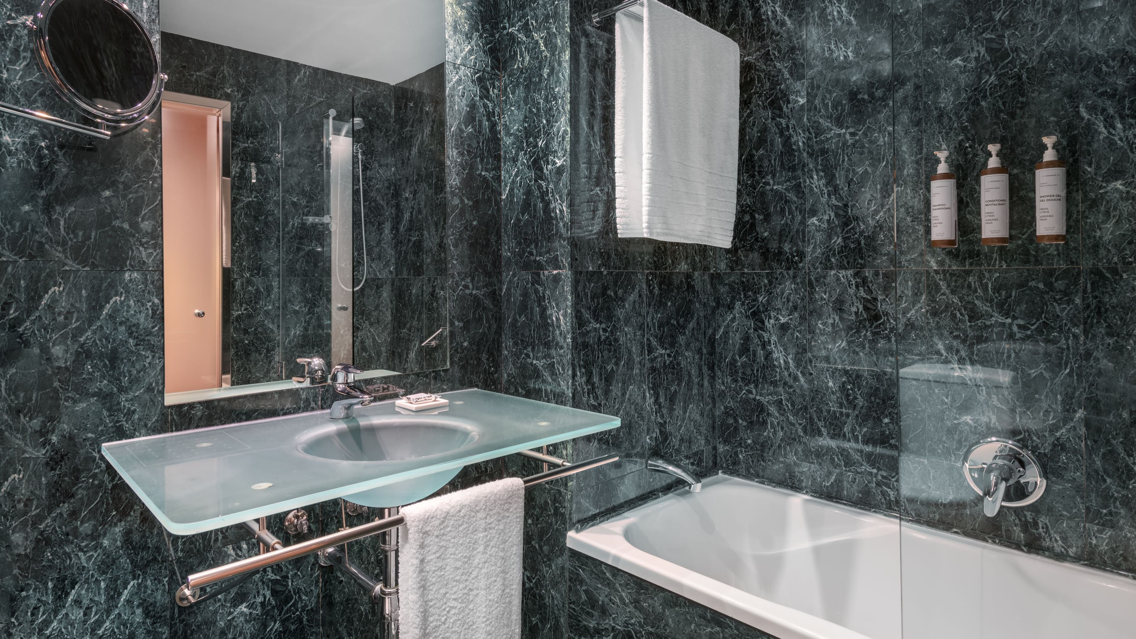 Standard Queen - Image 4