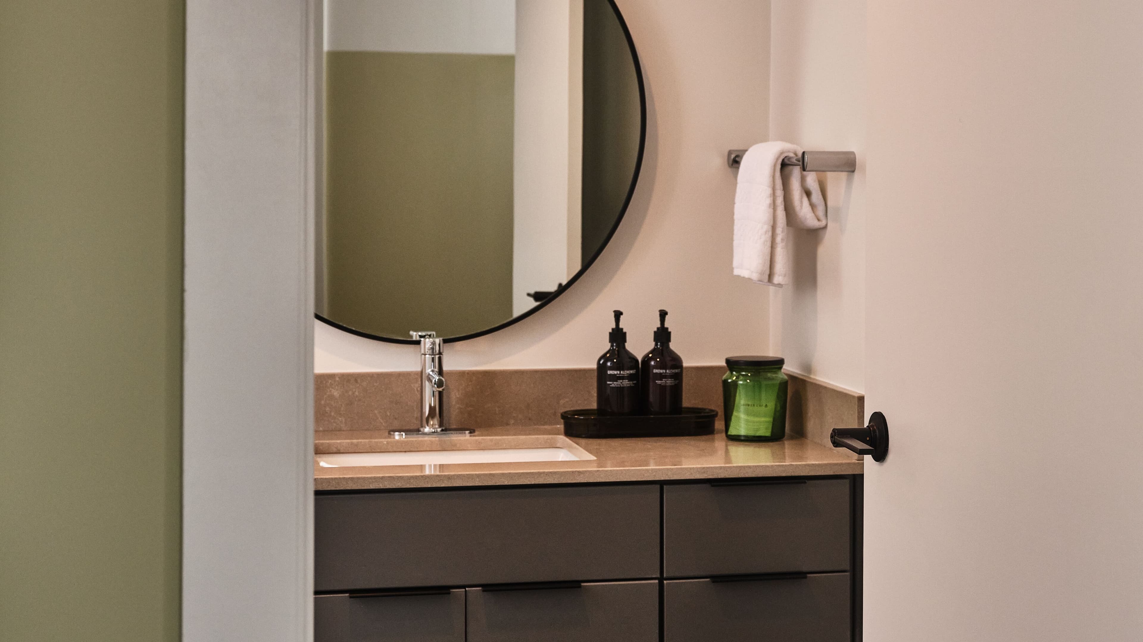 1 Bedroom King - Image 18