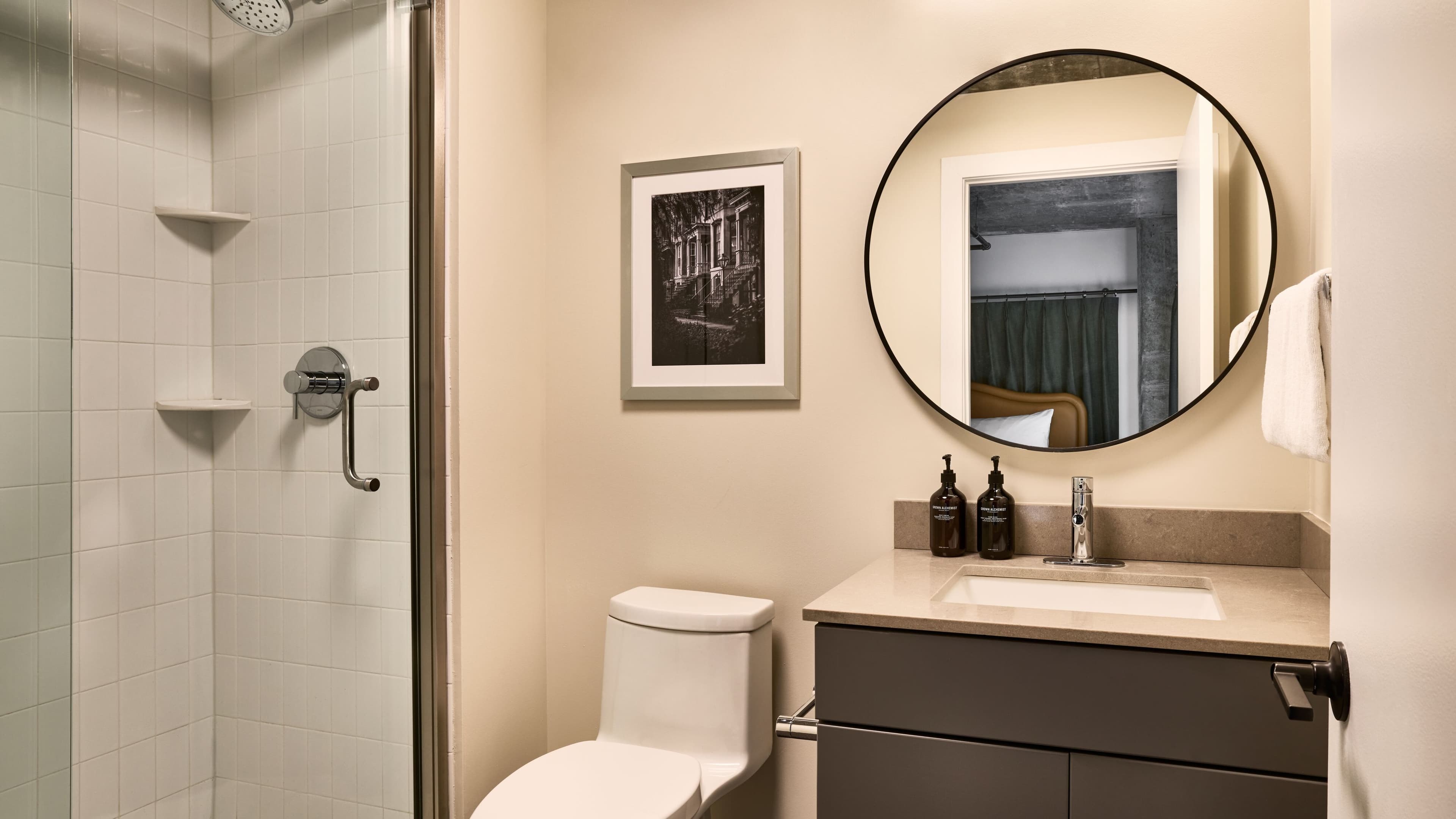 1 Bedroom King - Image 17