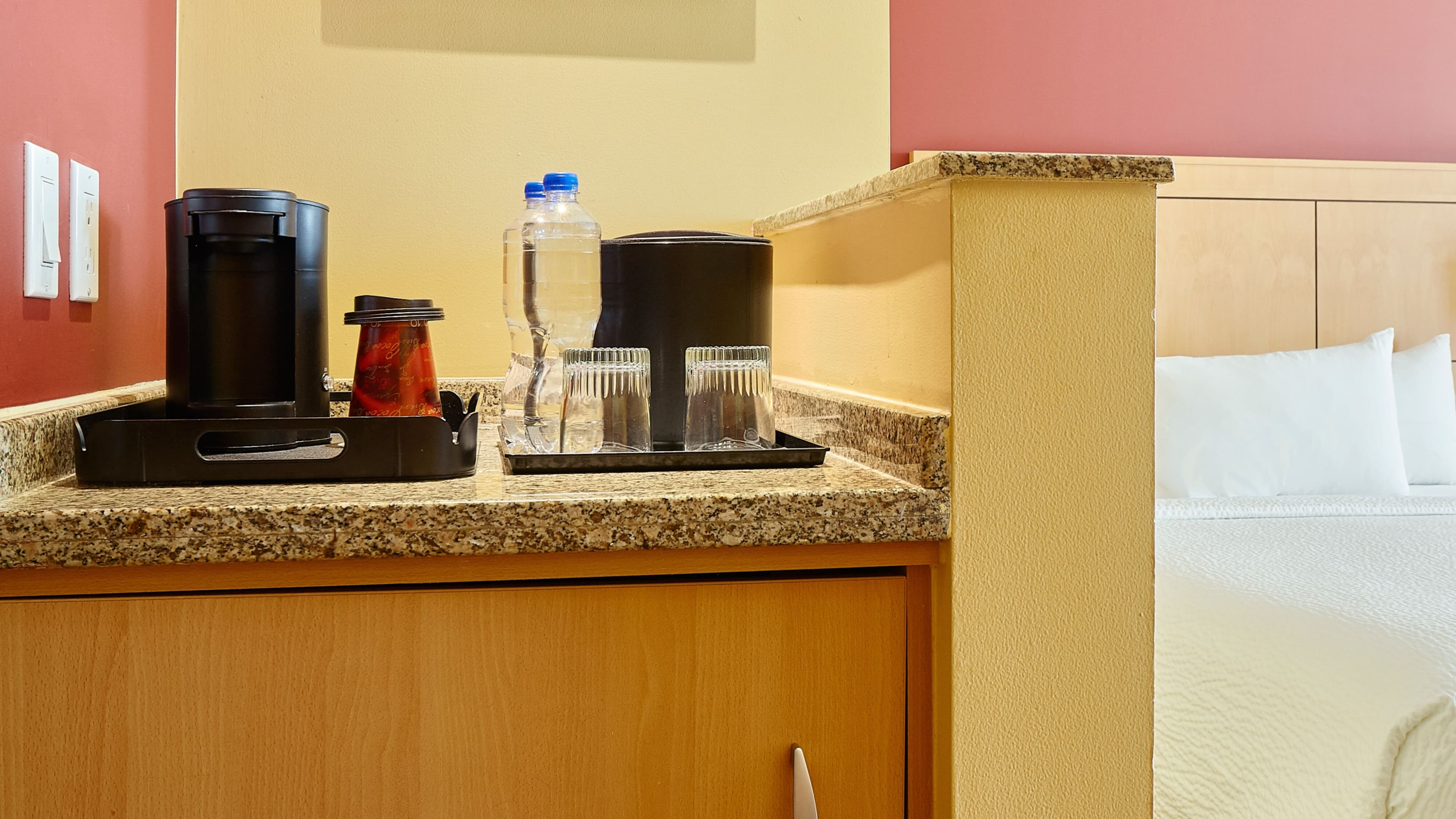 2 Queen beds - Image 7