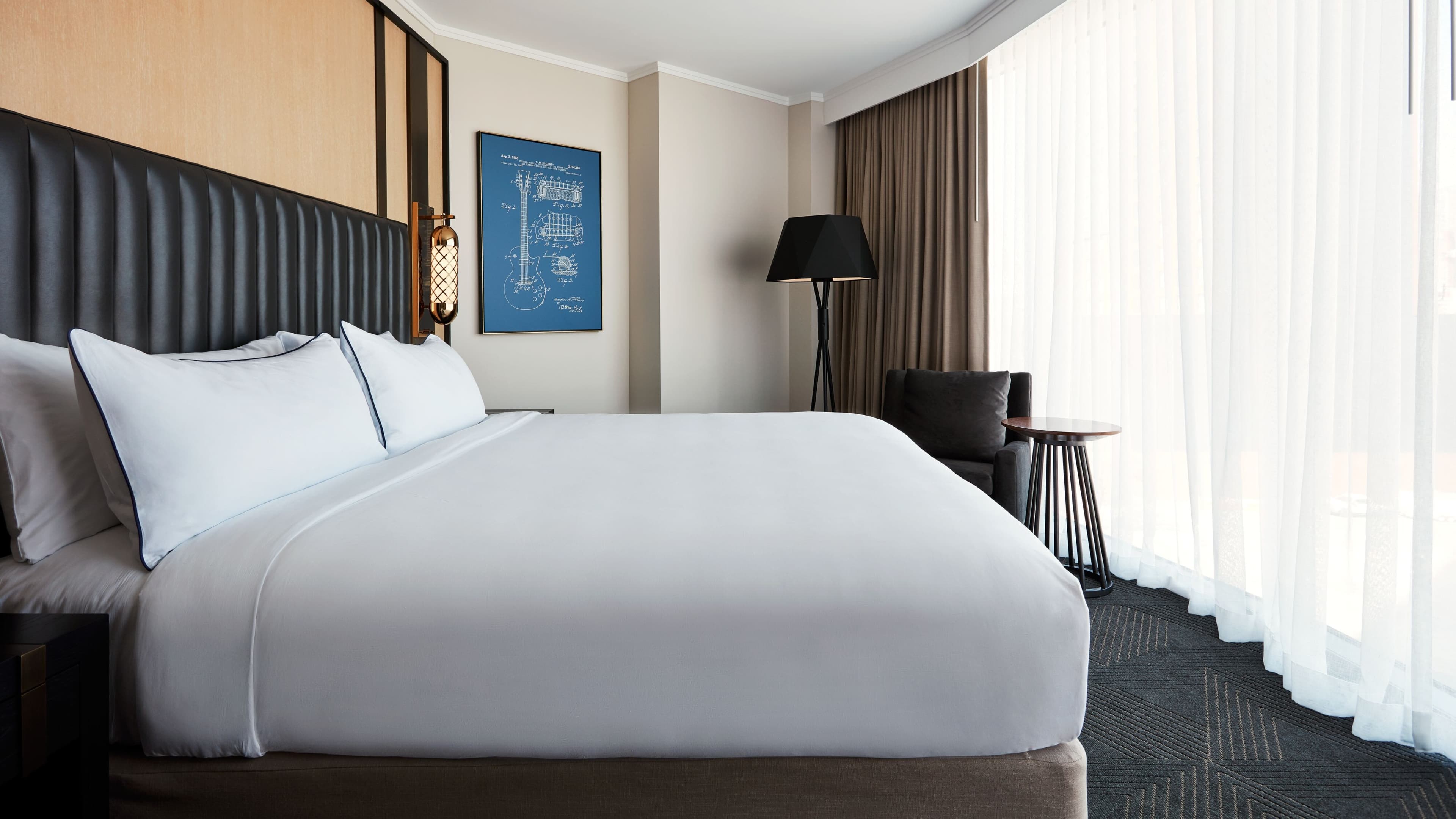 Classic Corner King - Image 1