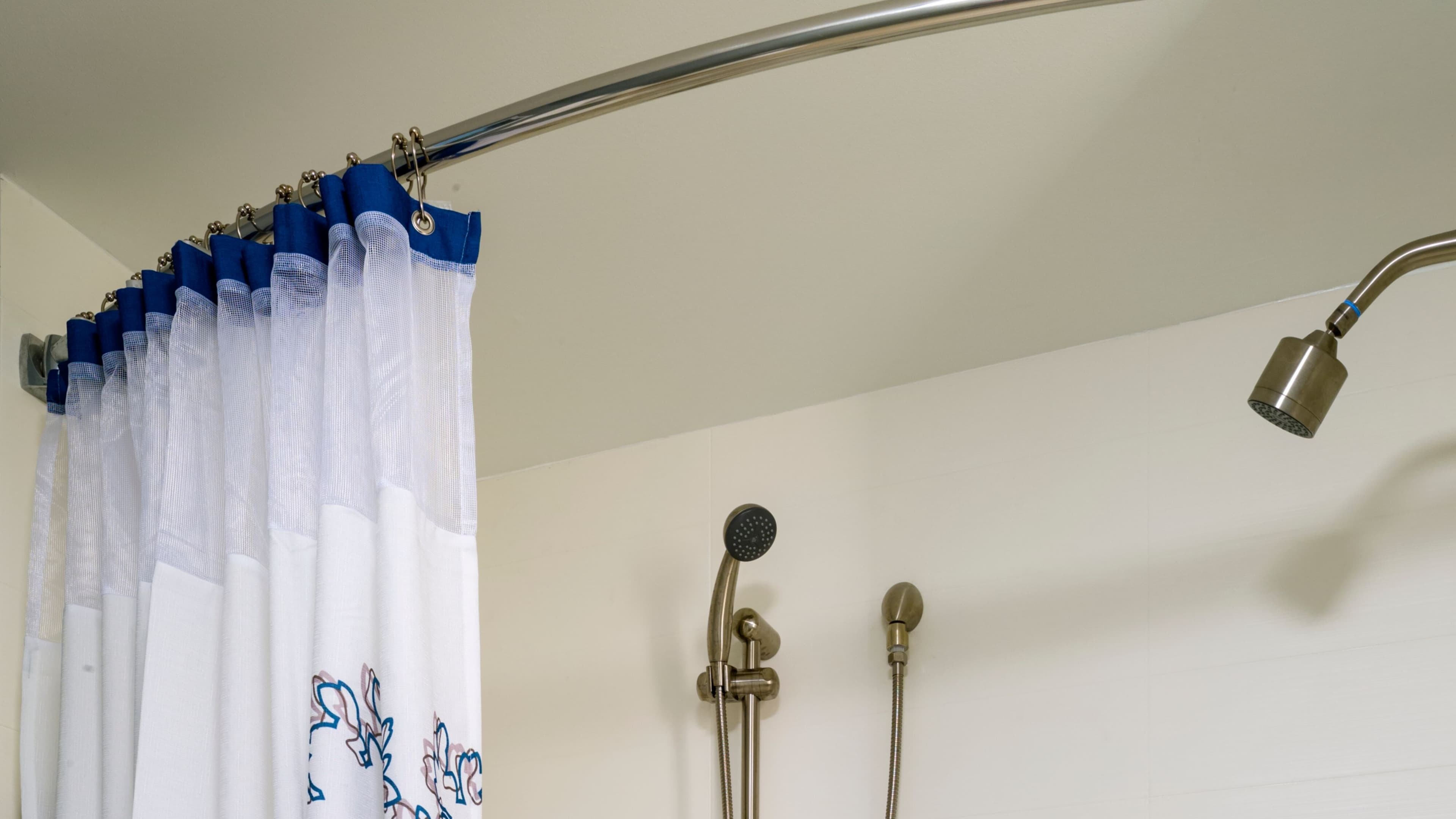 1 Bedroom 2 room Suite - Image 6