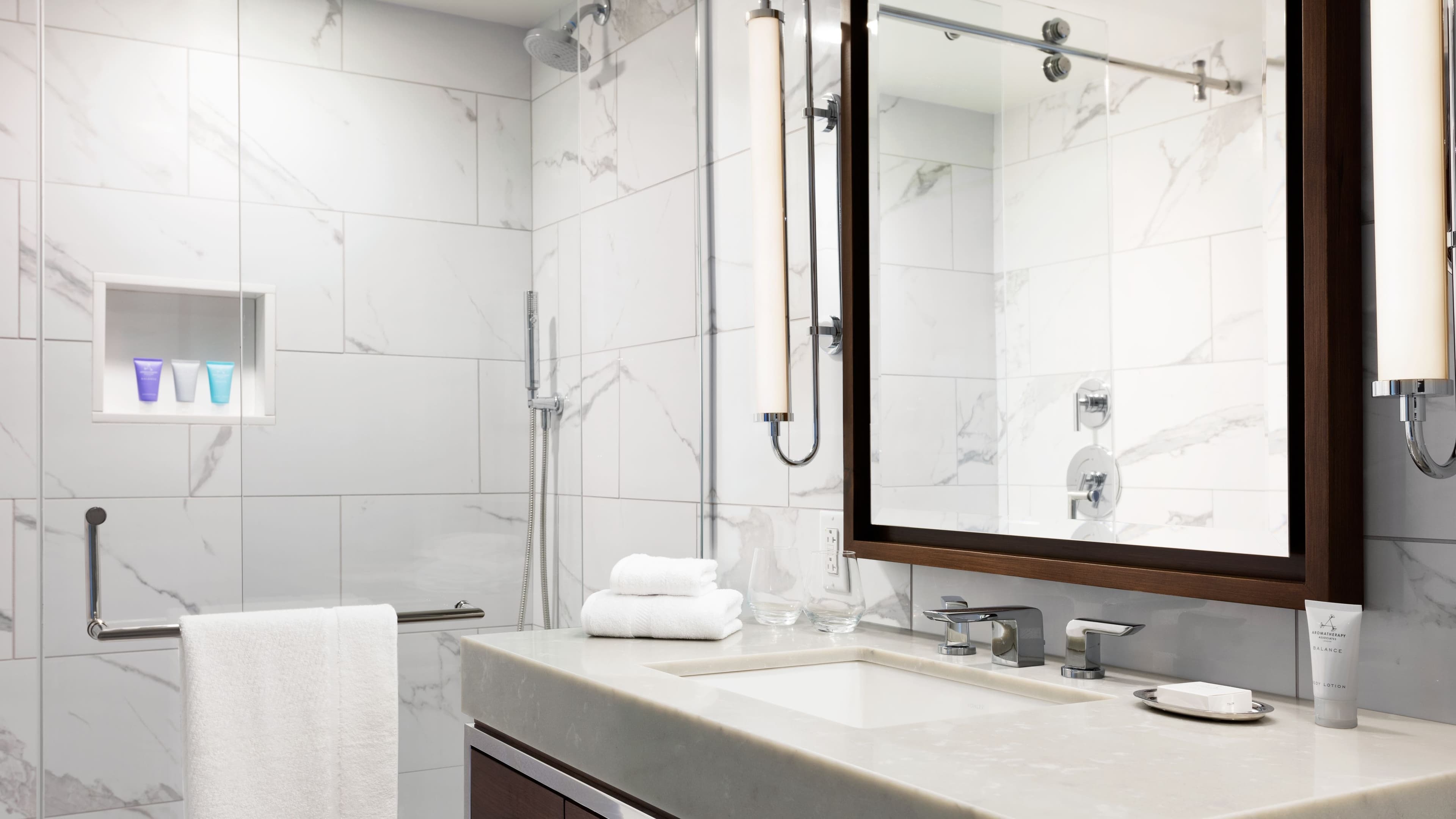 City View Room 2 Queens - Image 9