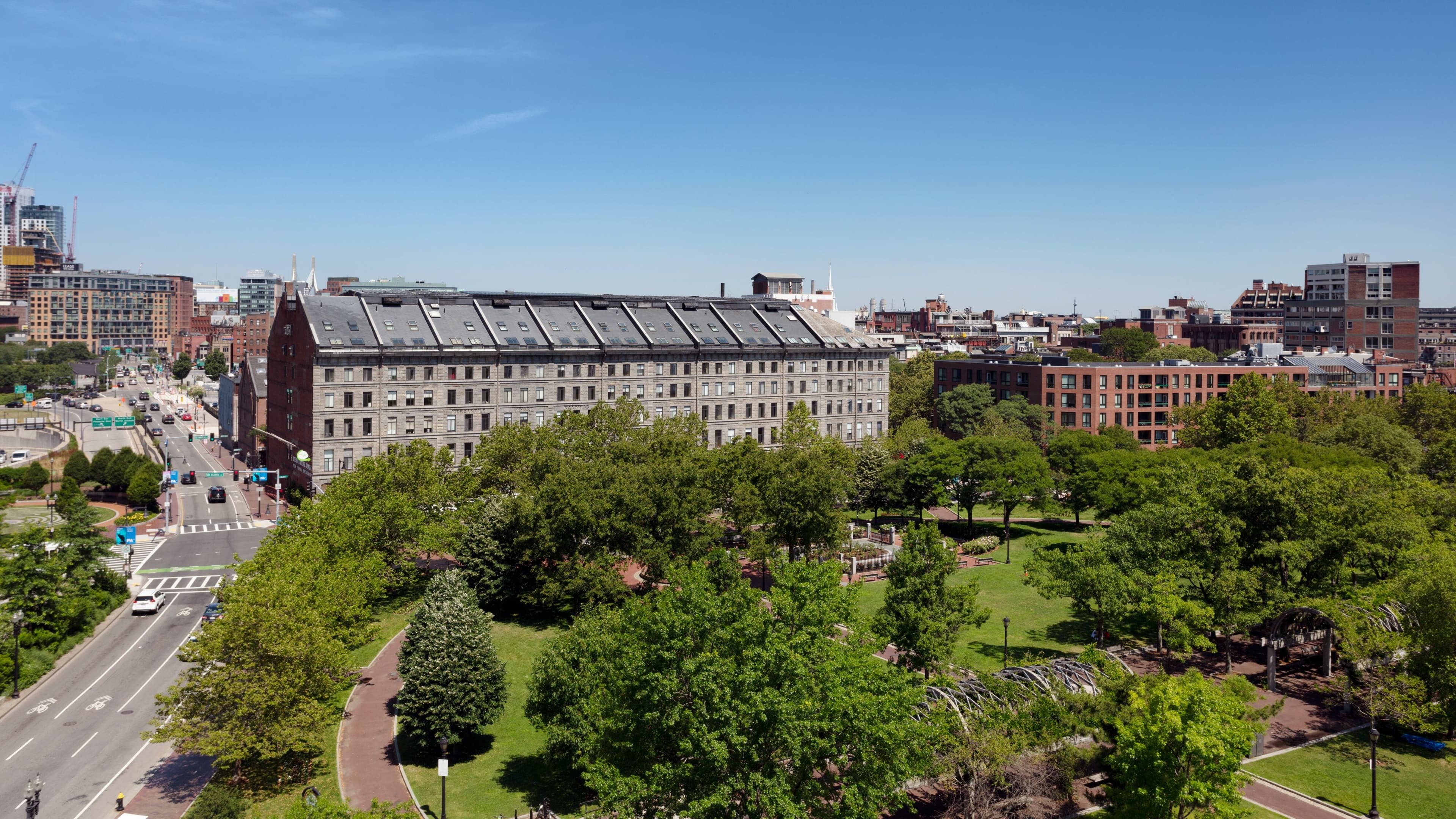 City View Room 2 Queens - Image 4