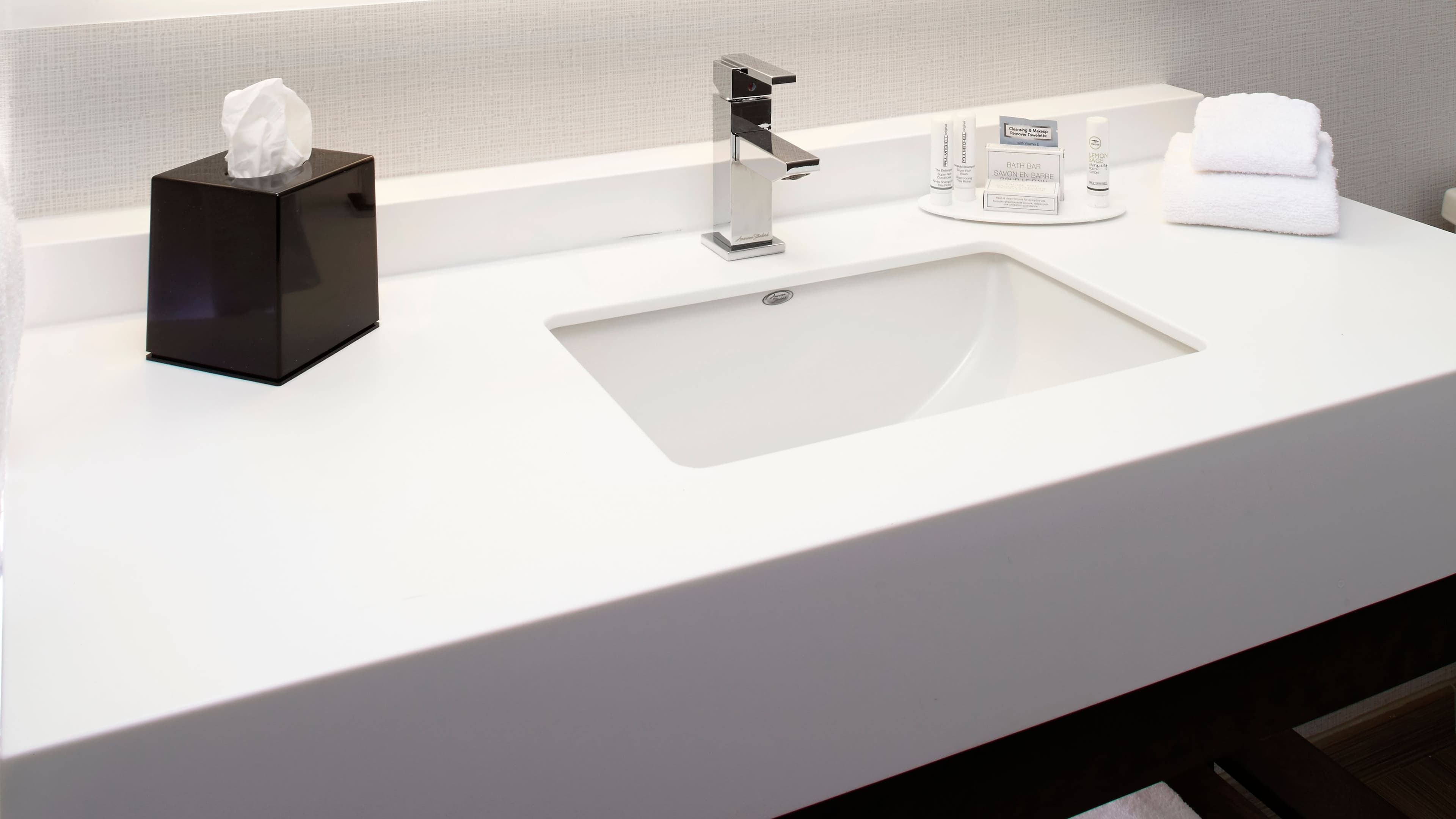 1 King Guest Room - Image 5