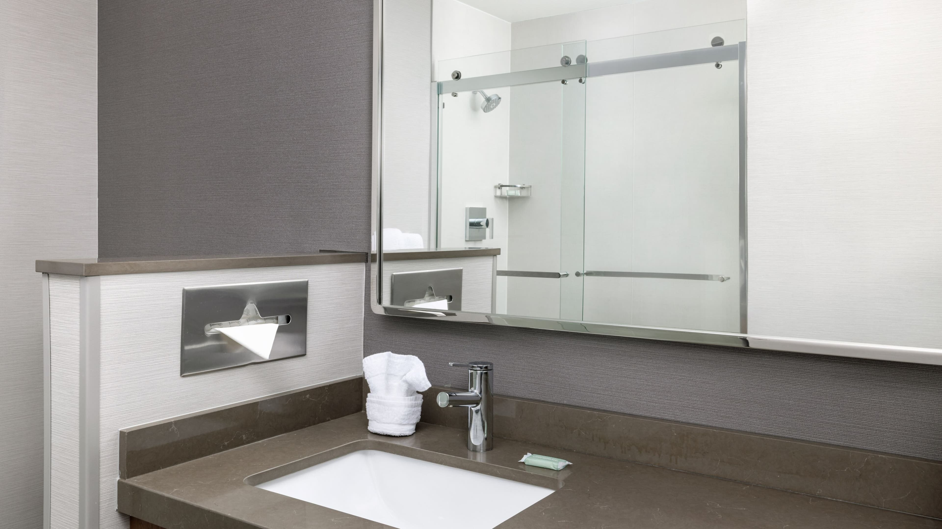 Larger Guest room - Image 4