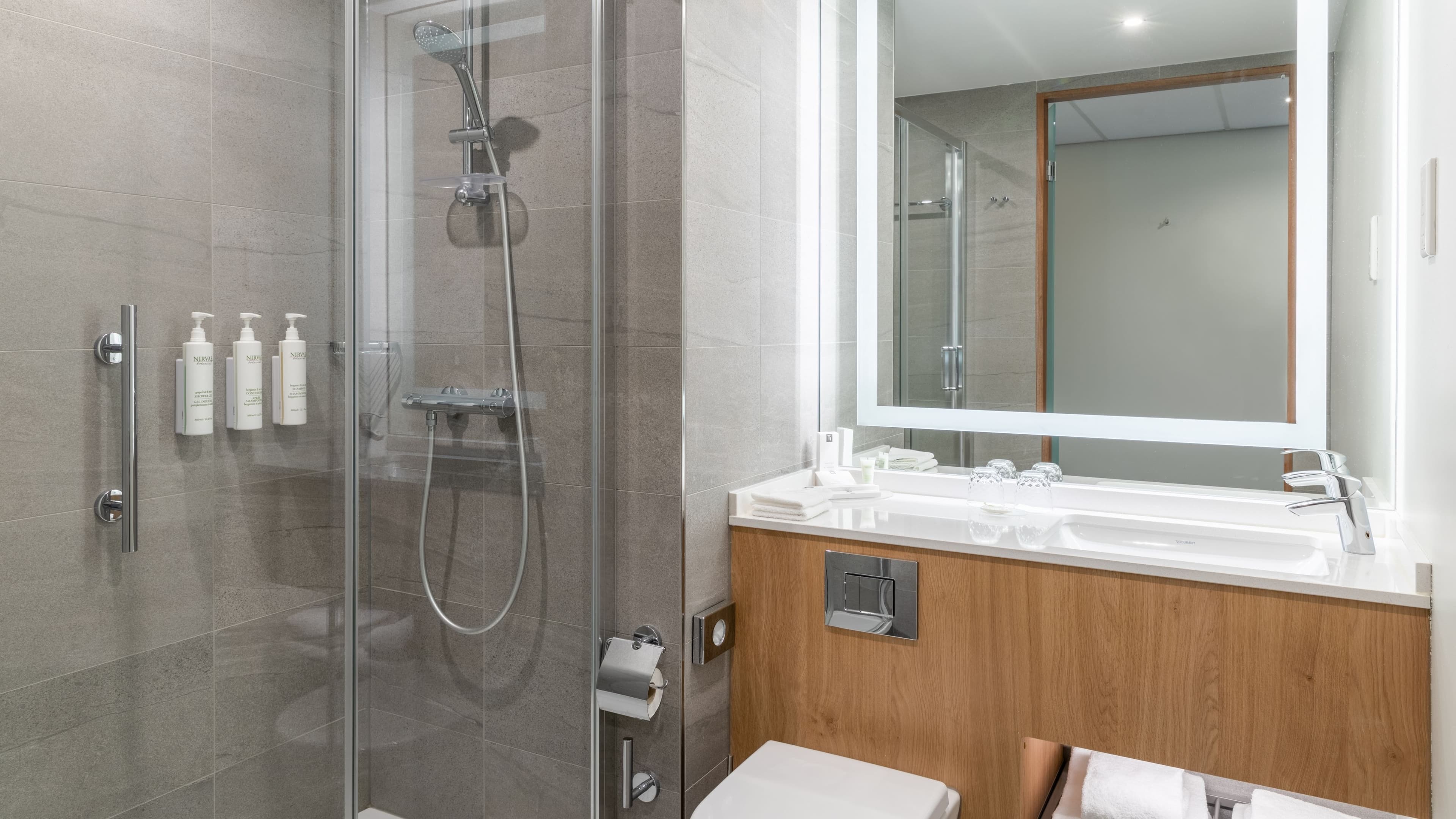 Standard Twin Room - Image 3