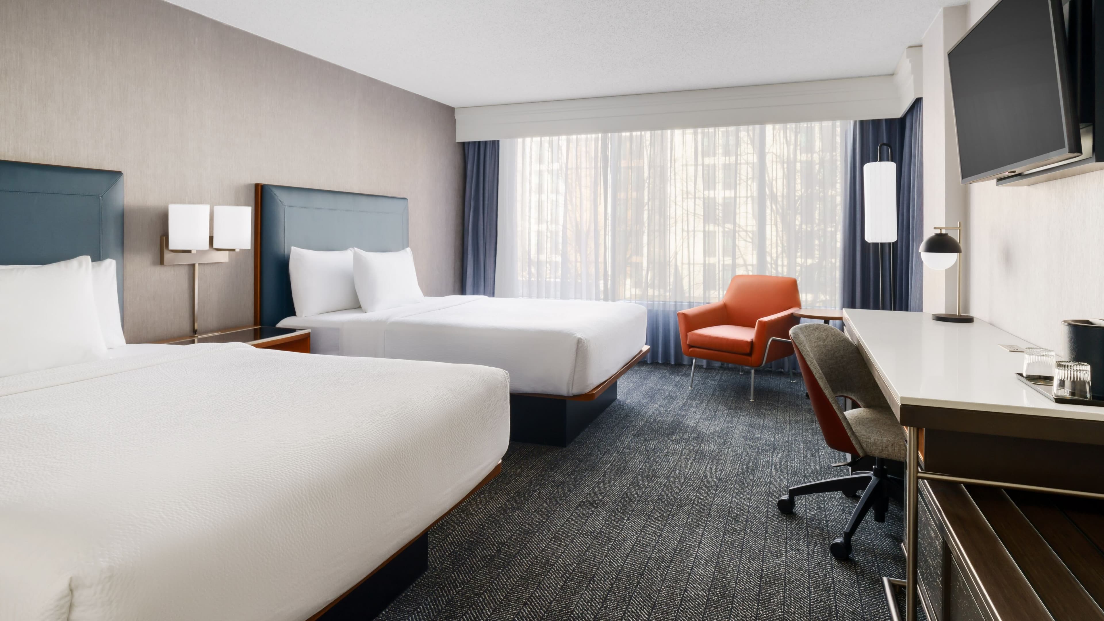 Newly Renovated 2 Queen - Image 1