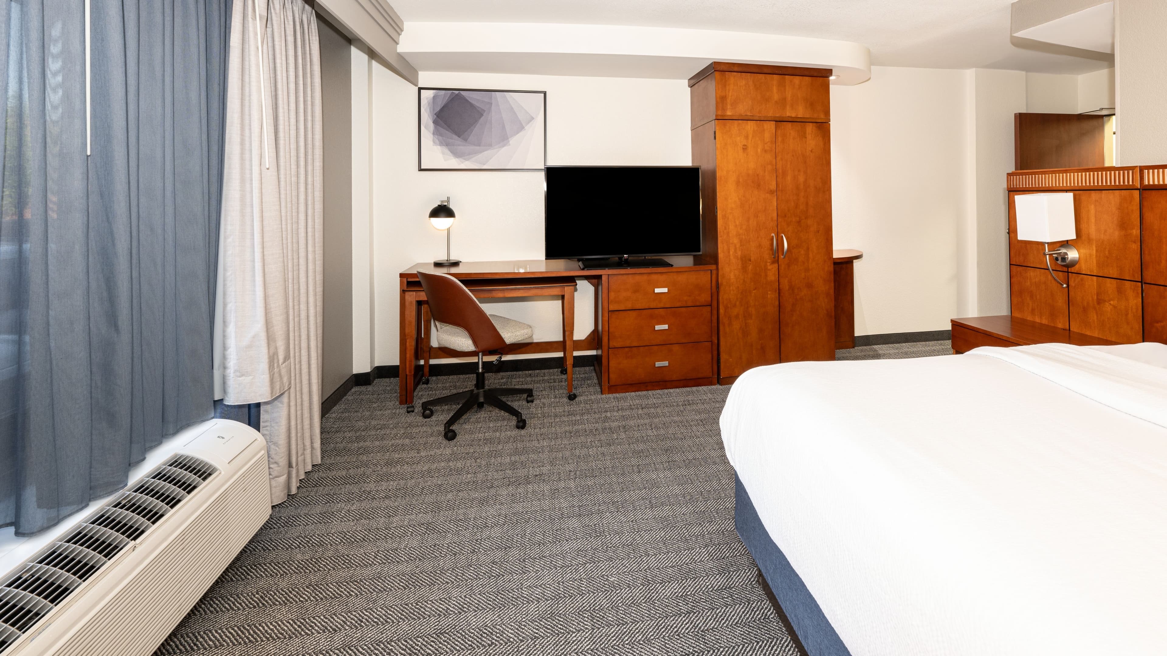 King Guestroom - Image 3