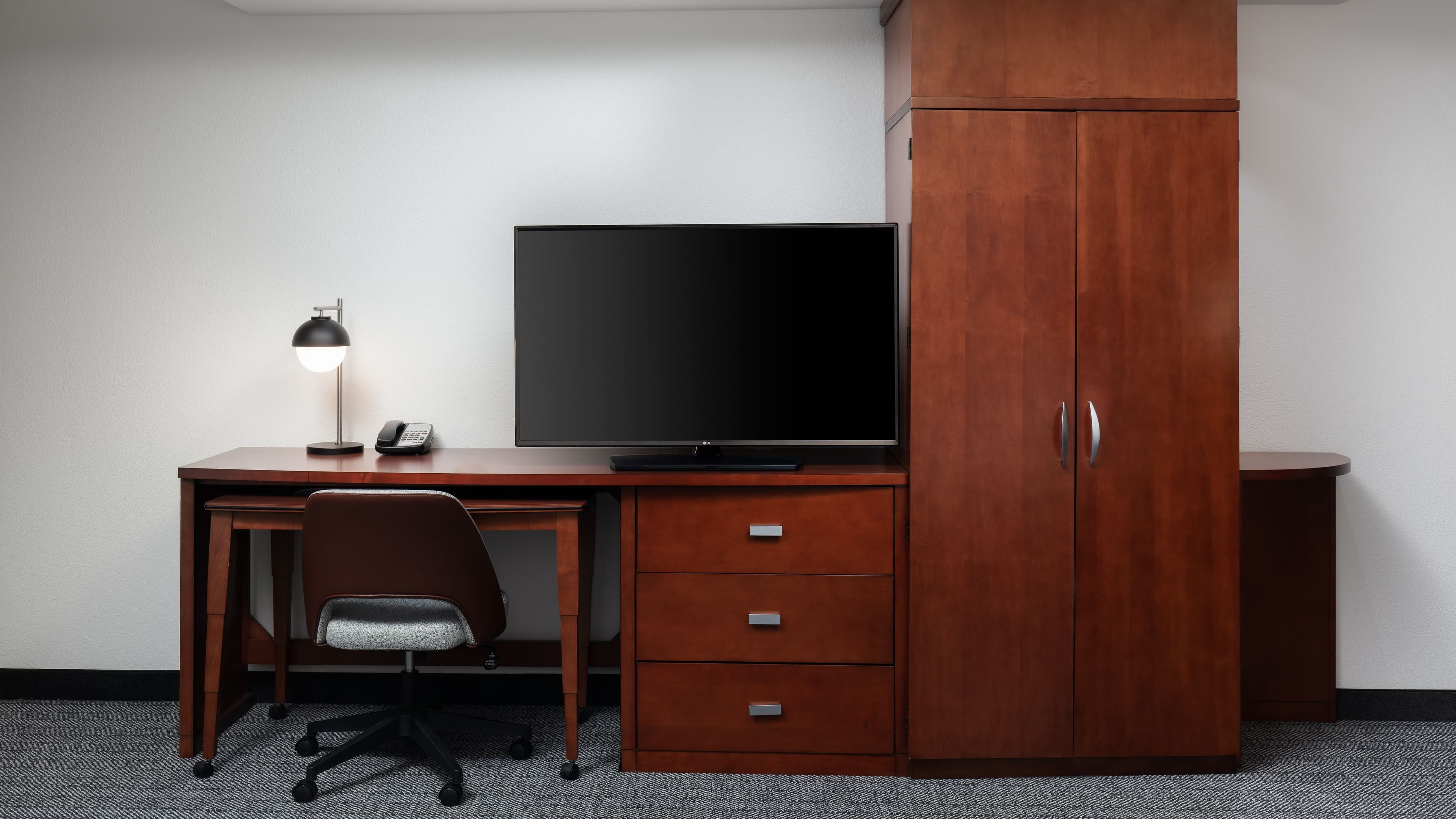 King Guestroom - Image 6