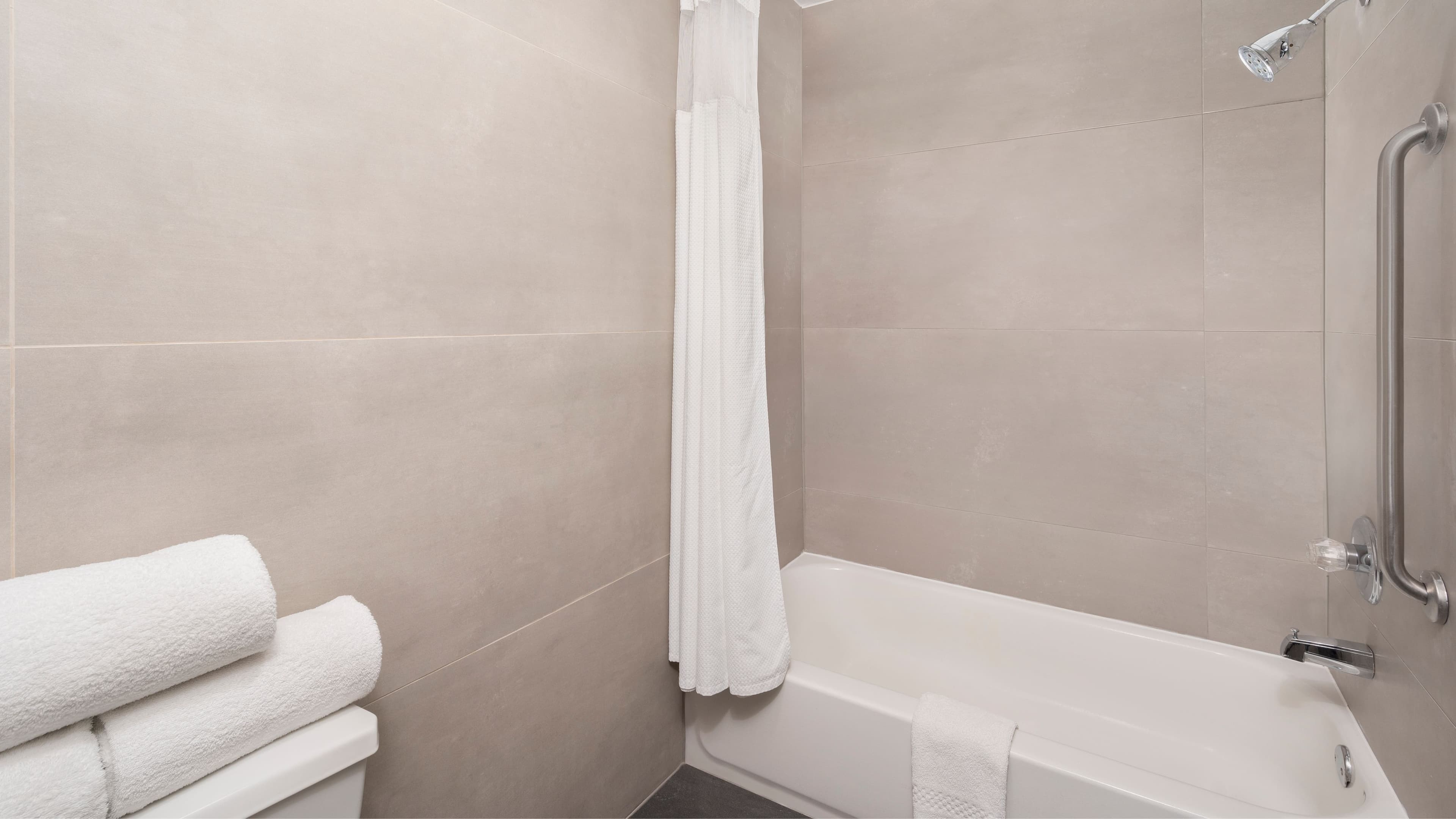 Executive King Balcony - Image 3