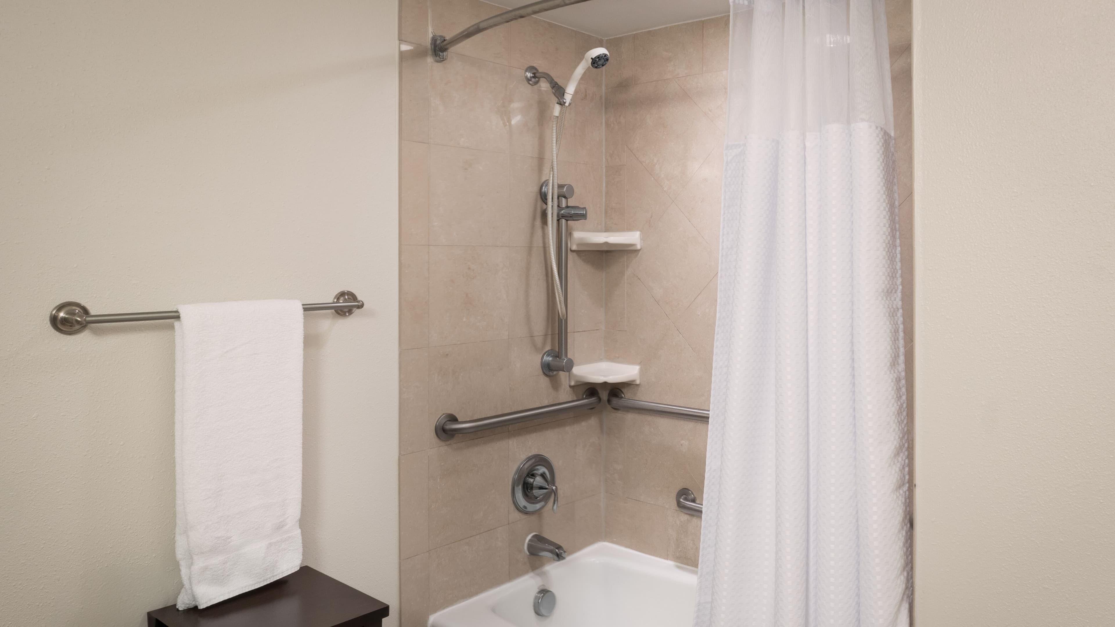 Newly Renovated King - Image 6