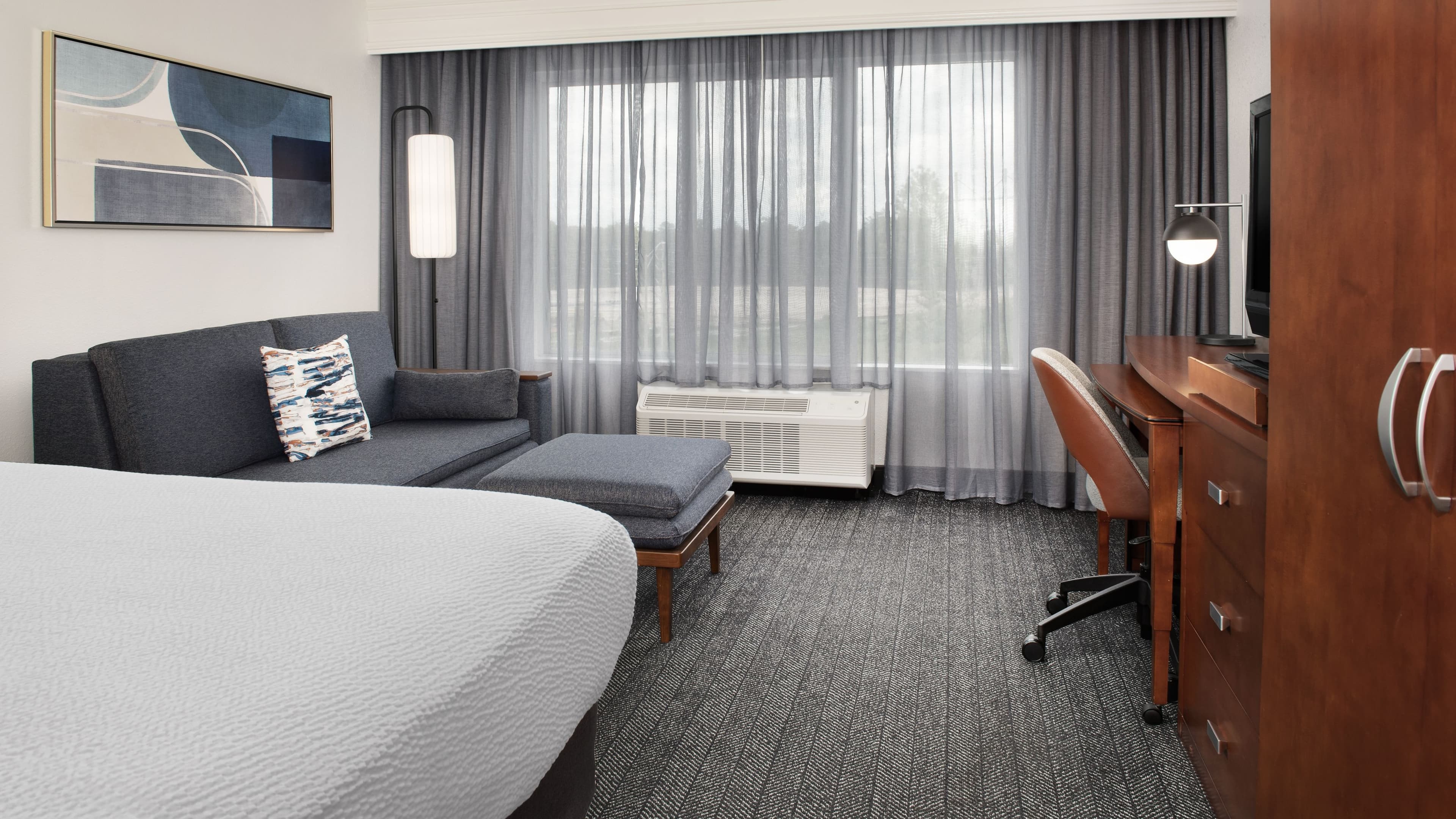 King Guest Room - Image 1