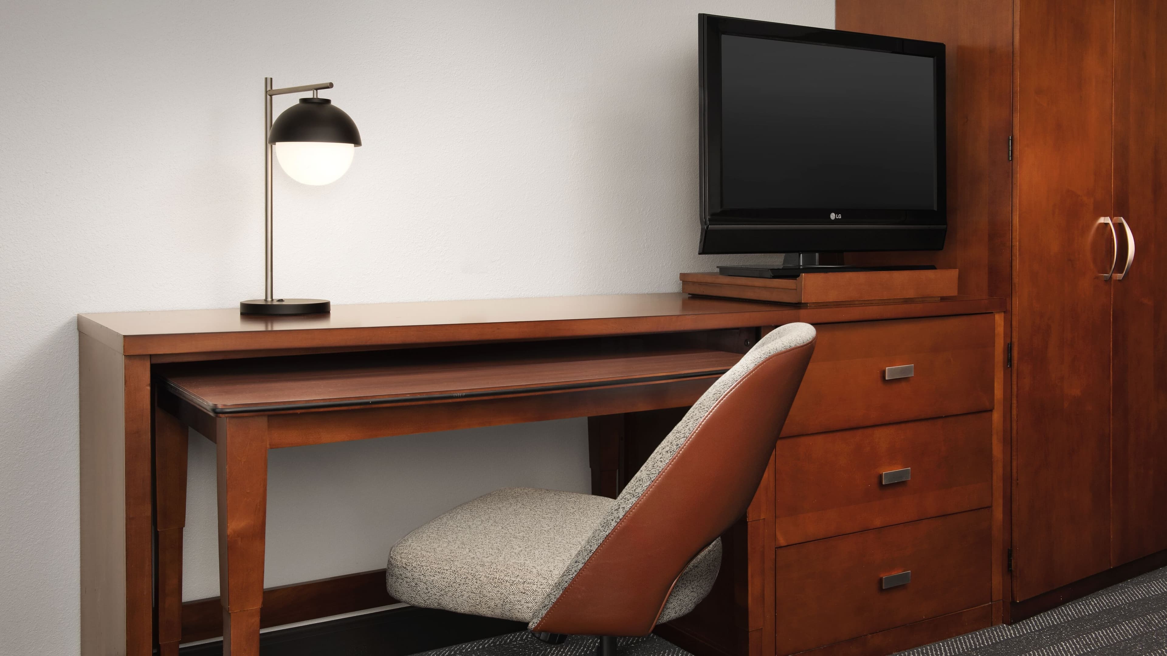 King Guest Room - Image 2