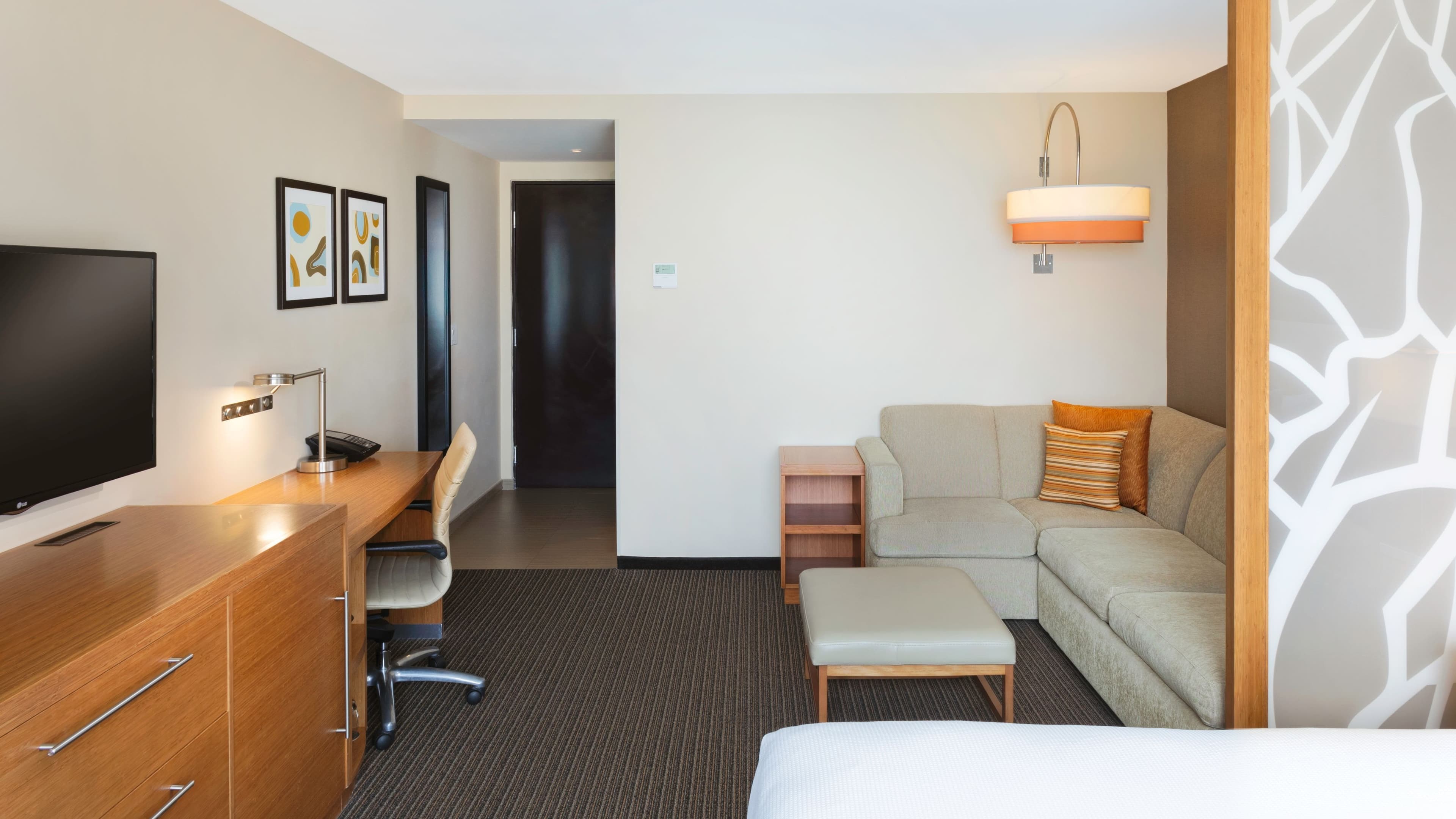 Deluxe Guest room - Image 4