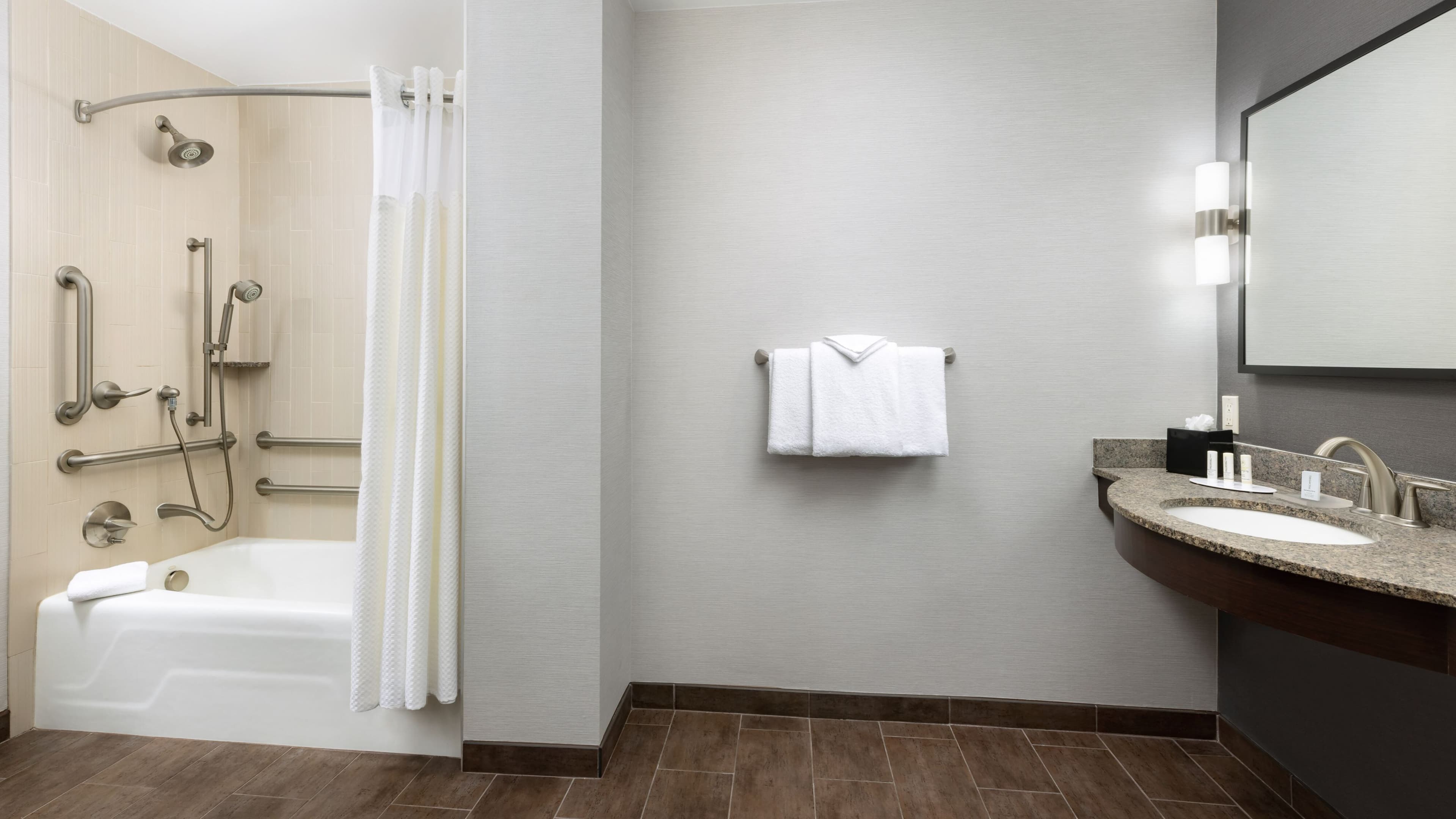 King with Sofa bed - Image 8