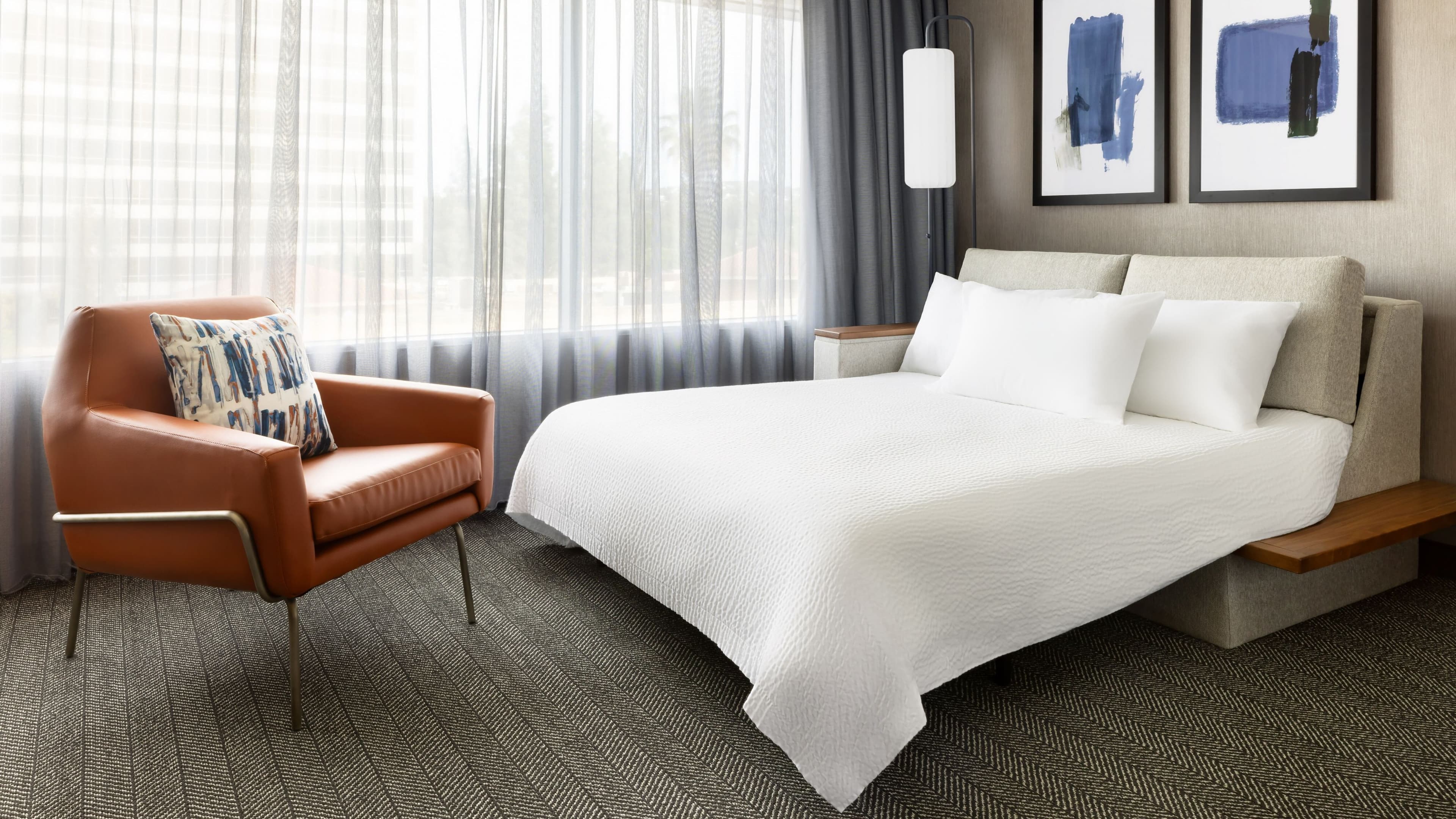 King with Sofa bed - Image 6