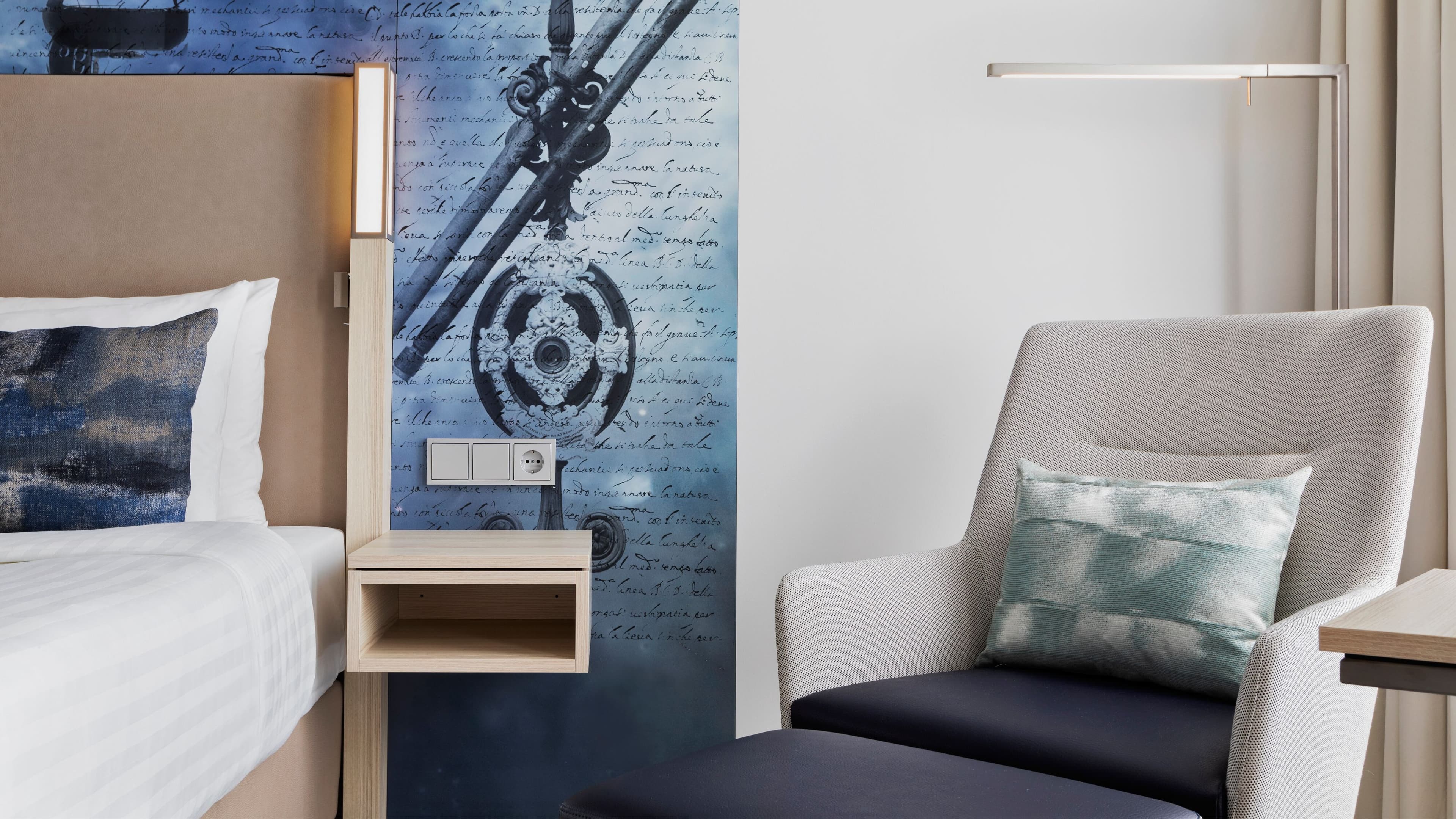 Deluxe Room - Image 3