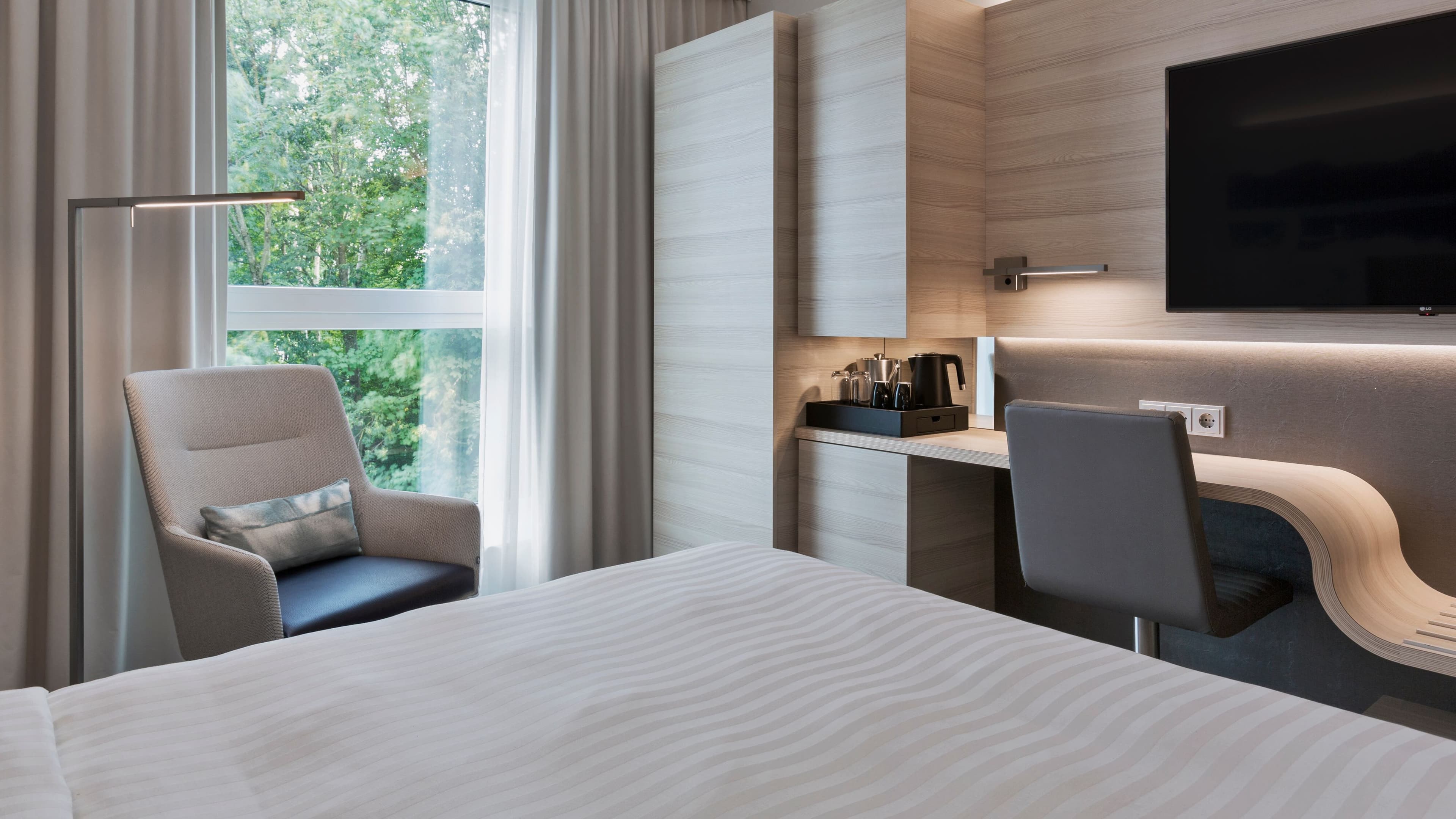 Deluxe Room - Image 4