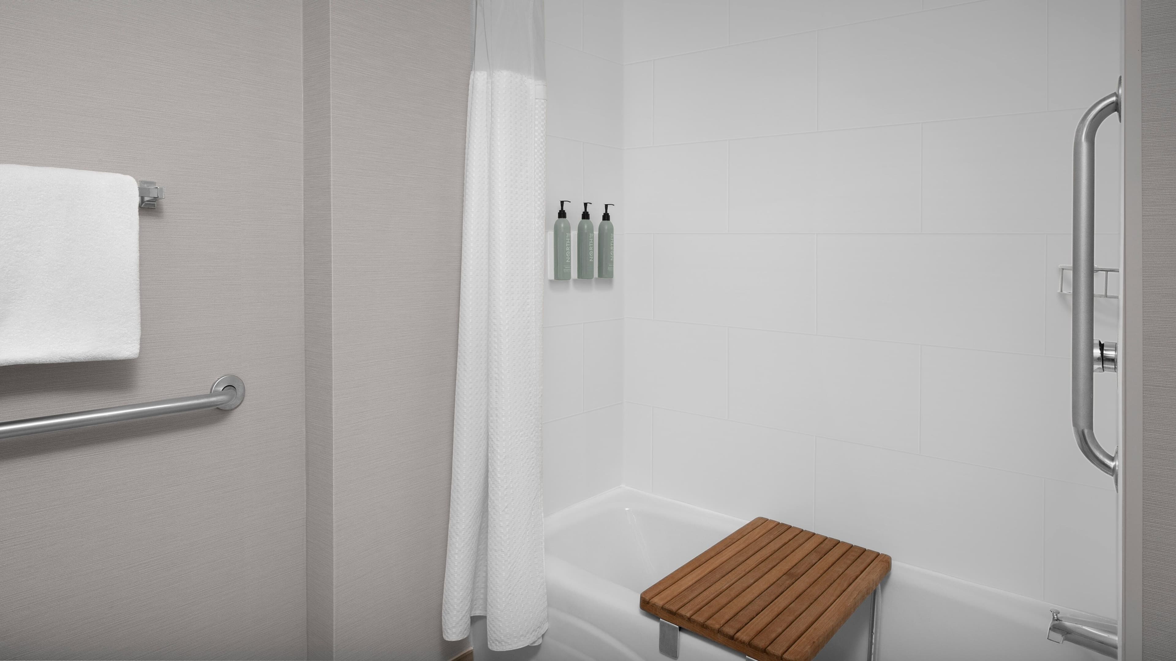 Deluxe Guest room - Image 8