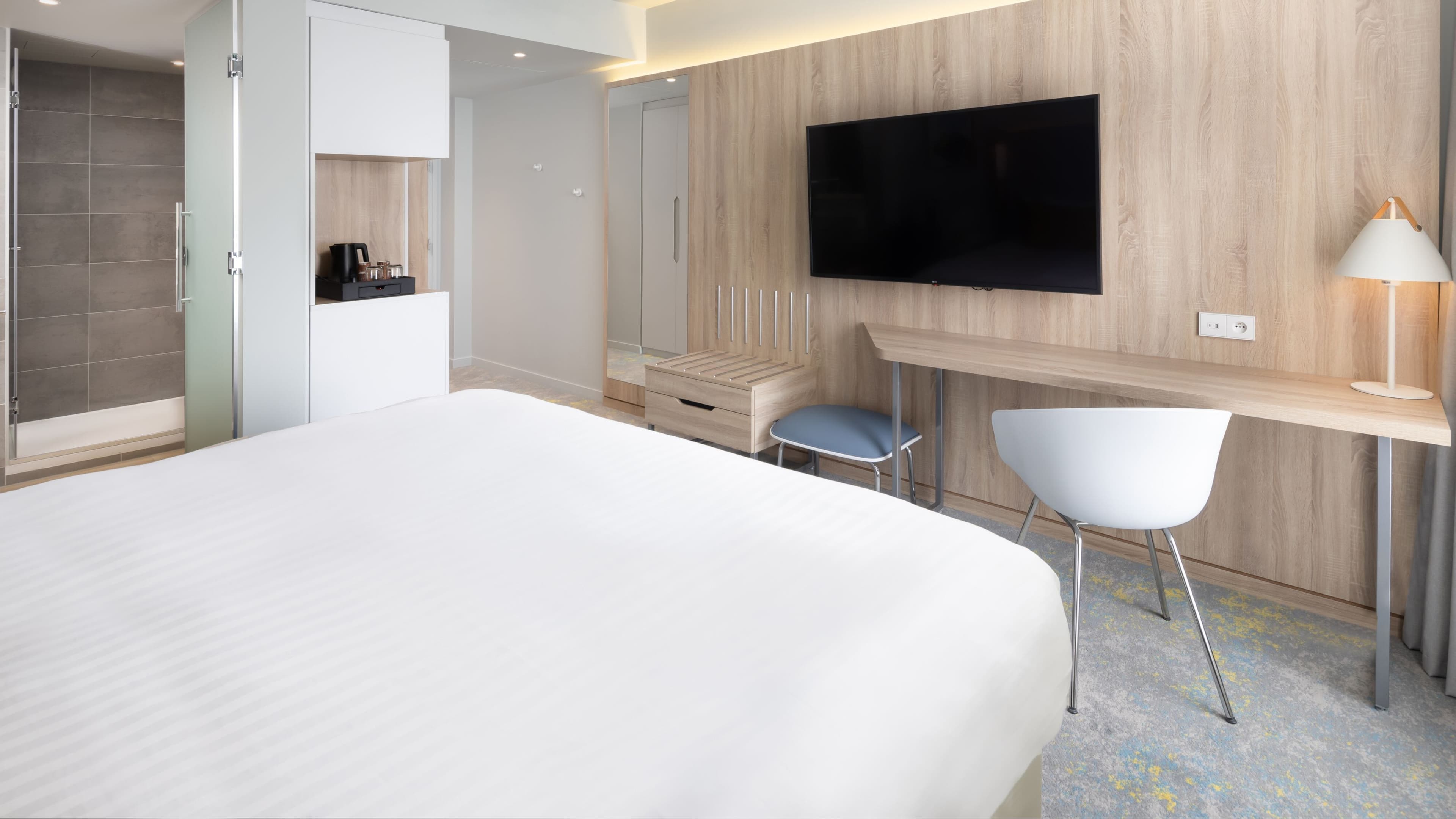 Deluxe Room - Image 8