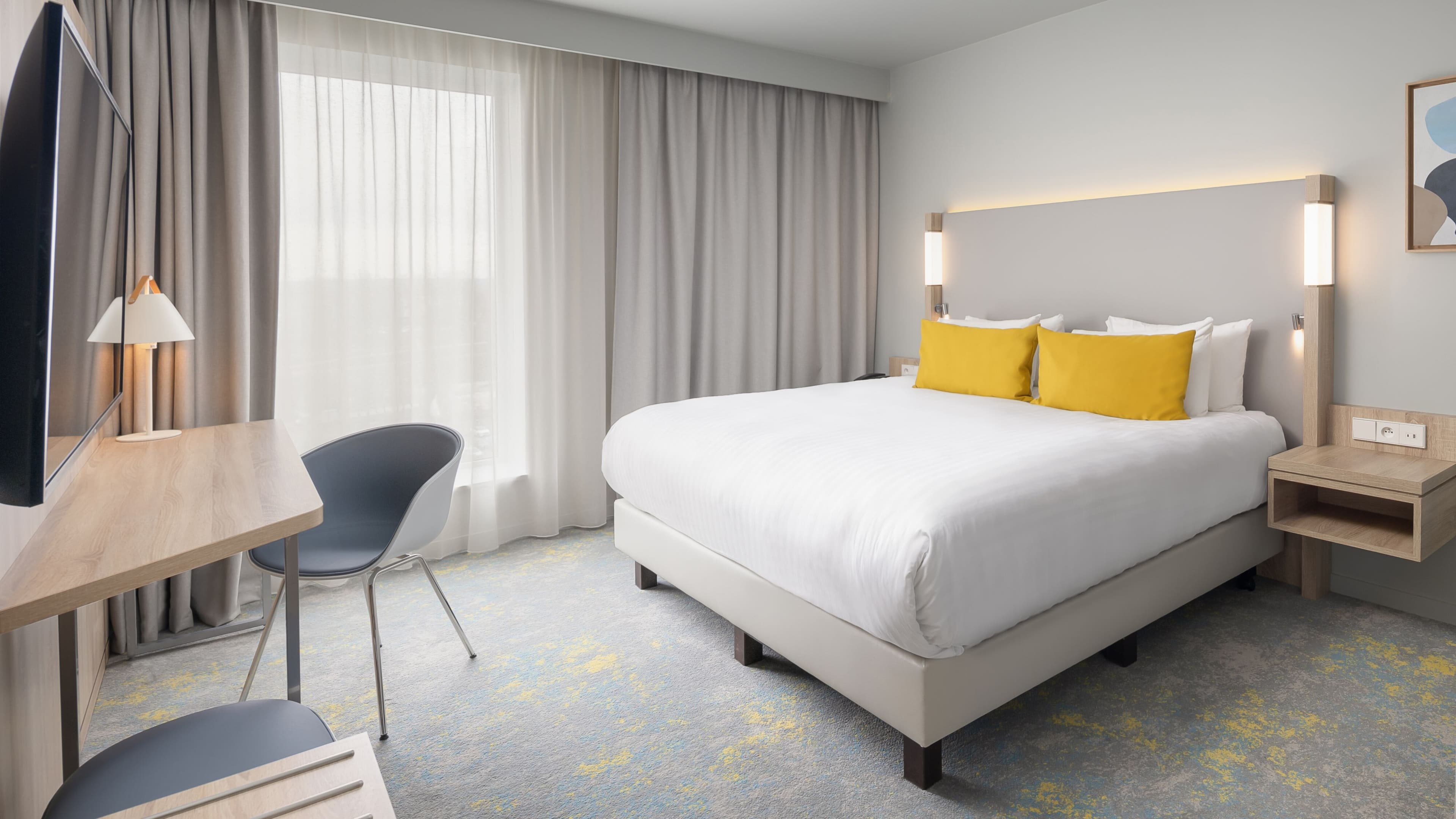 Deluxe Room - Image 5