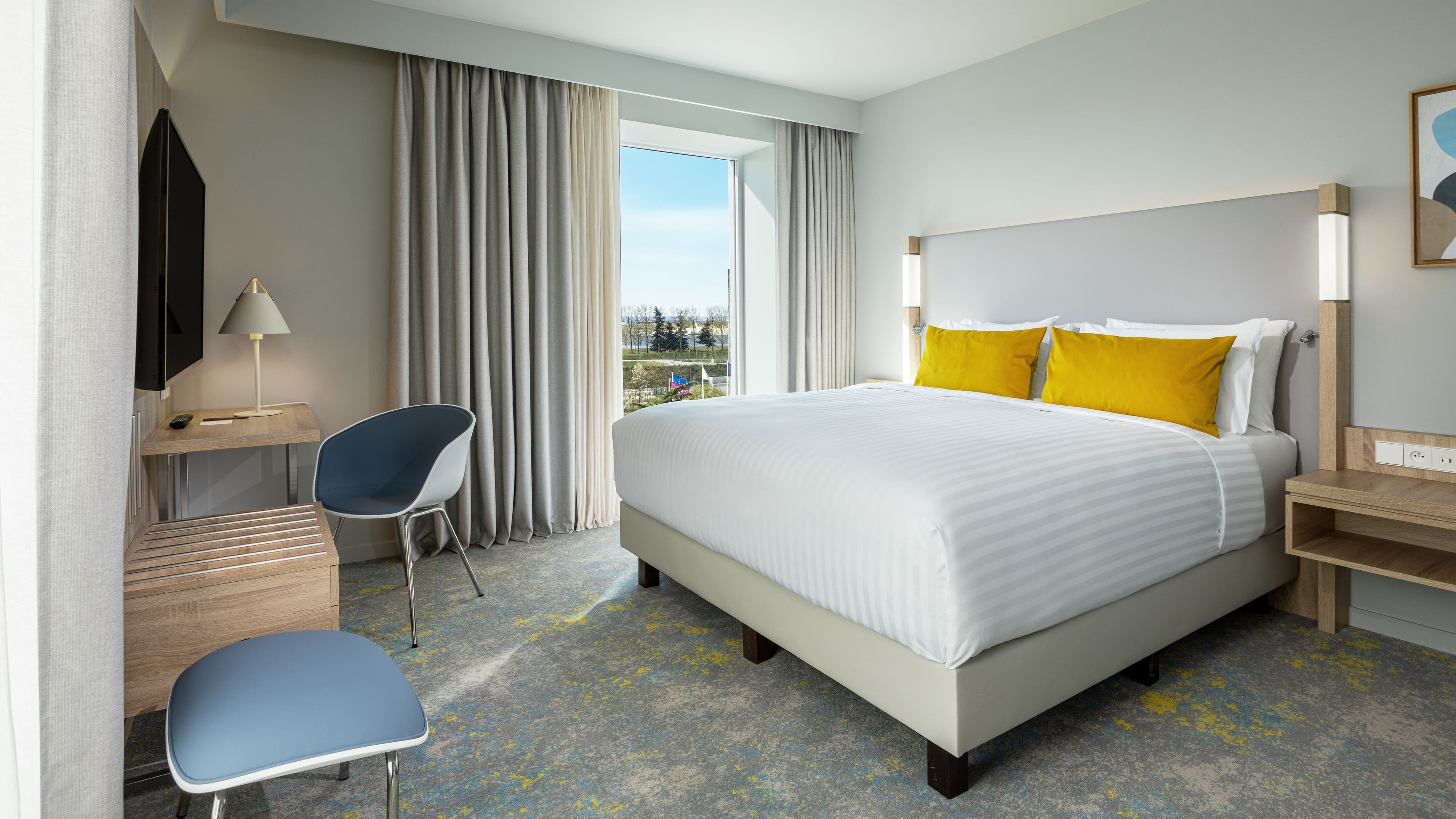 Deluxe Room - Image 1