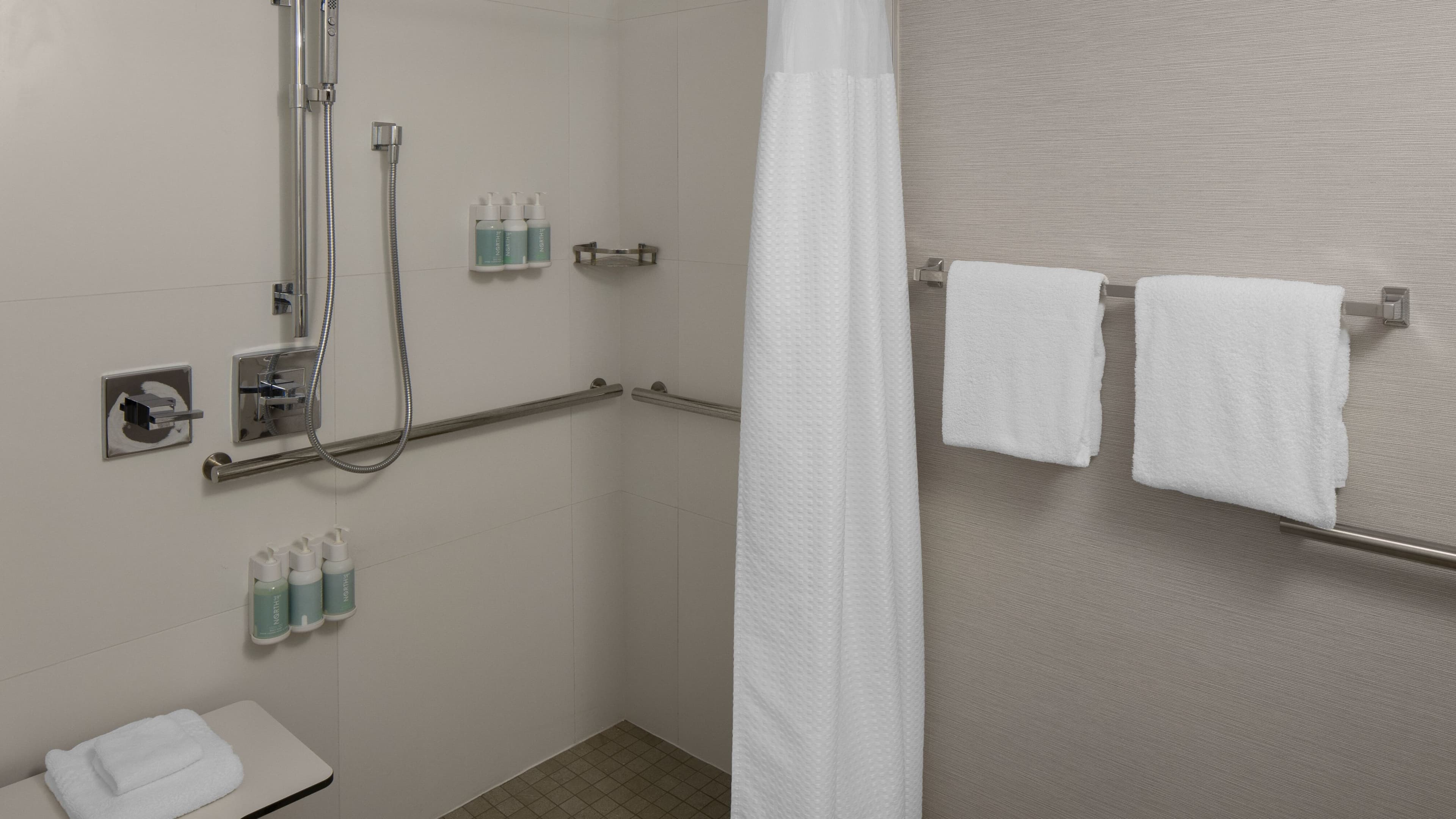 Accessible Room - Image 5