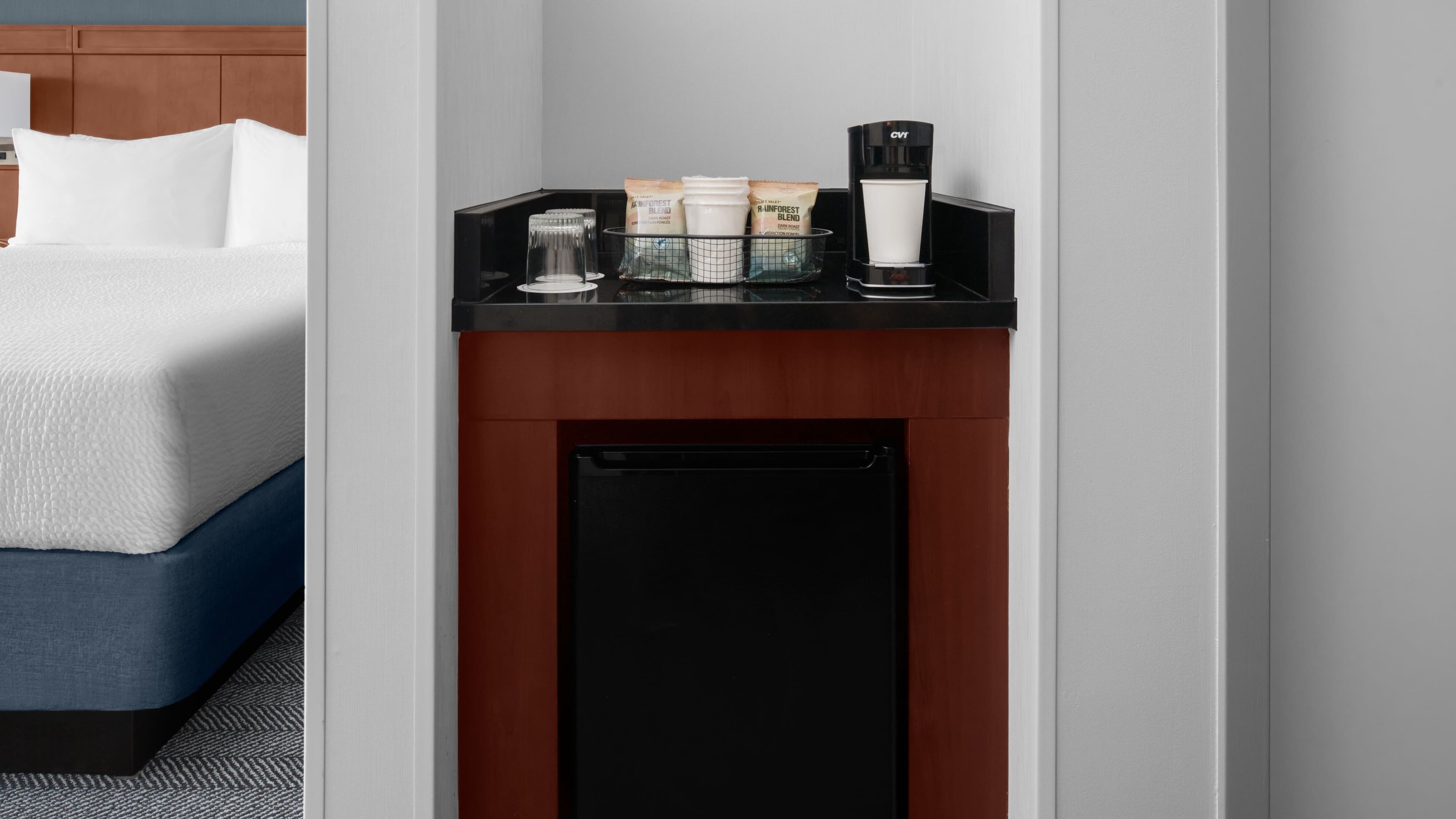 Queen Queen Guest Room - Image 3