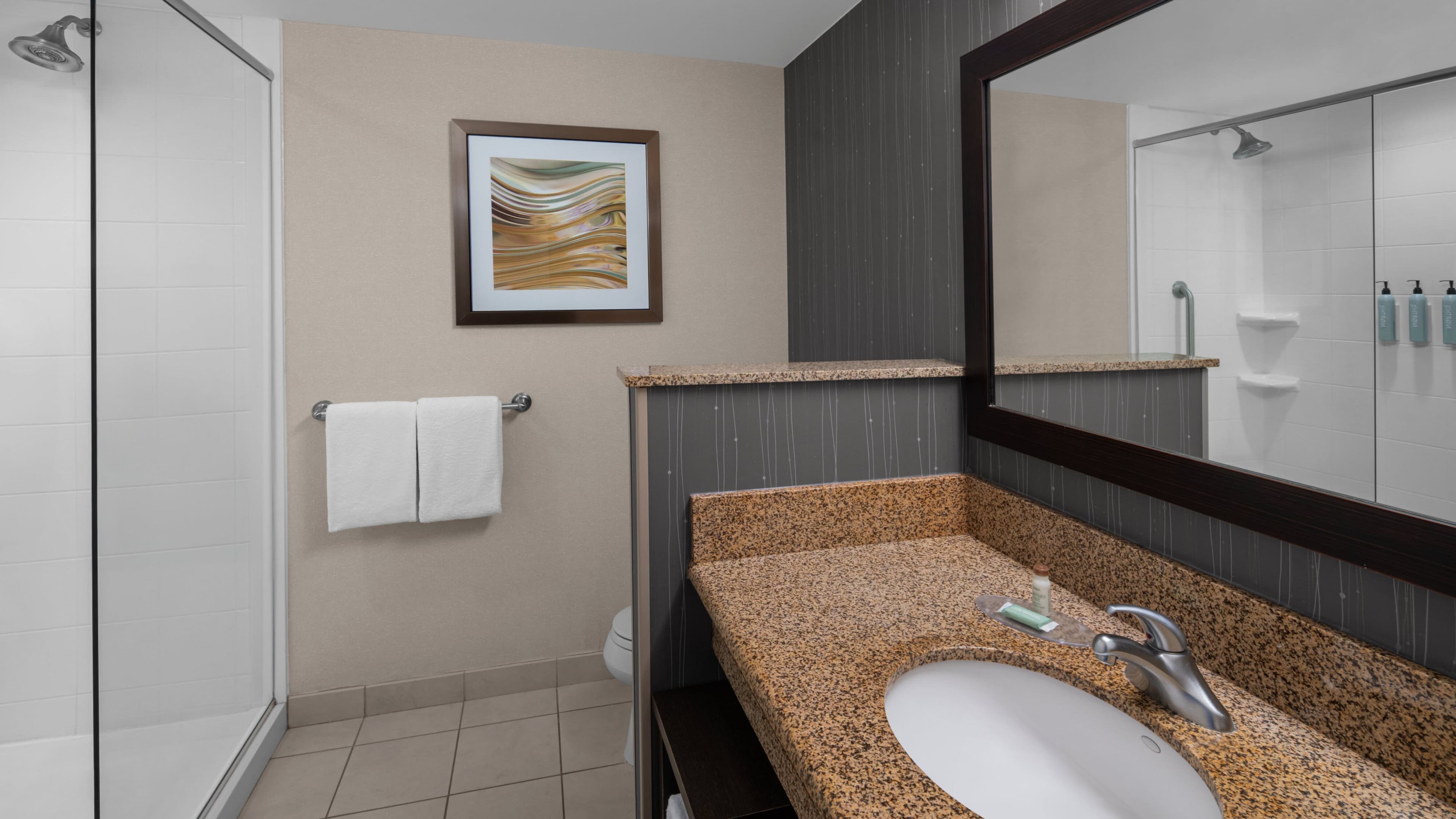 Double Queen Guest Room - Image 5