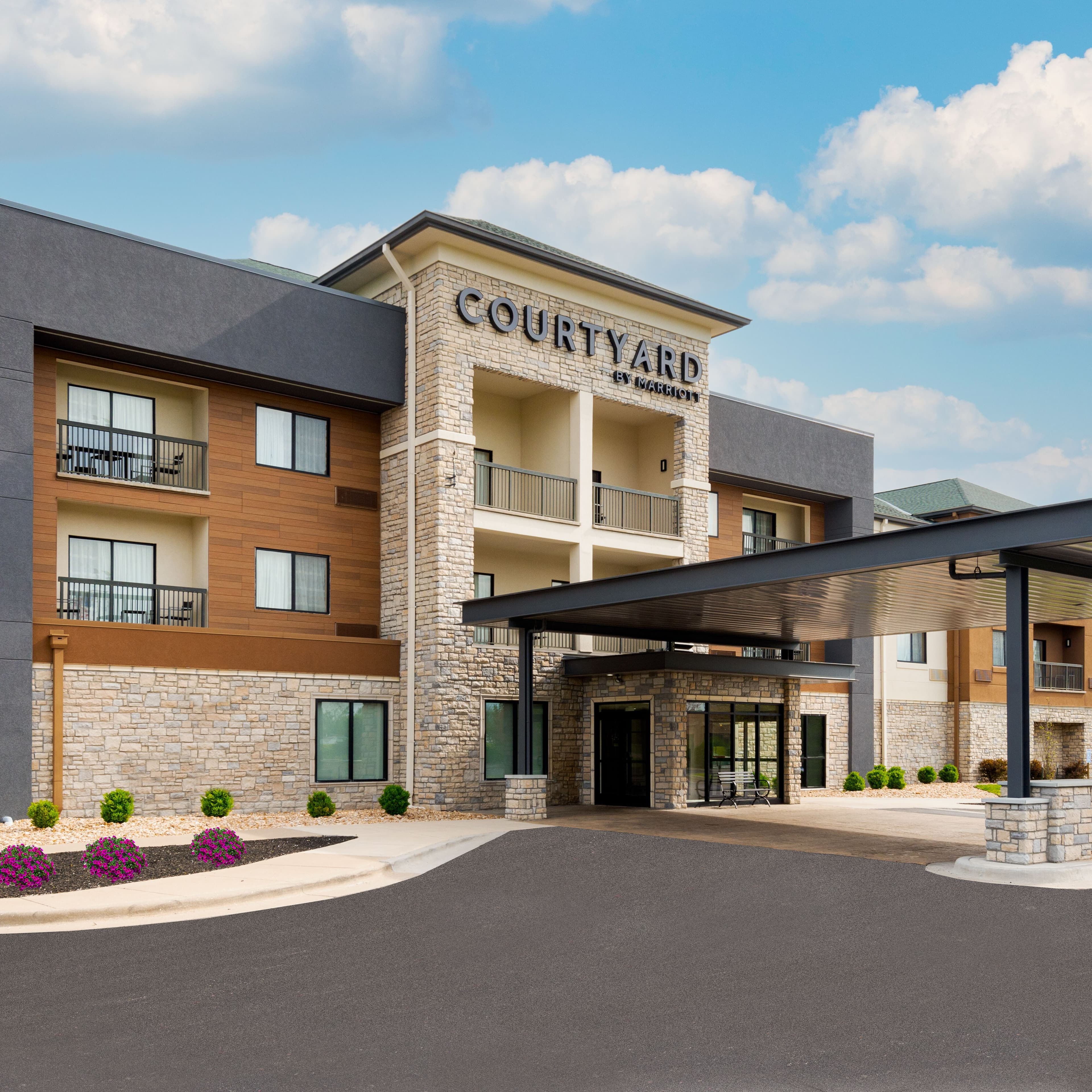 Courtyard Springfield Airport