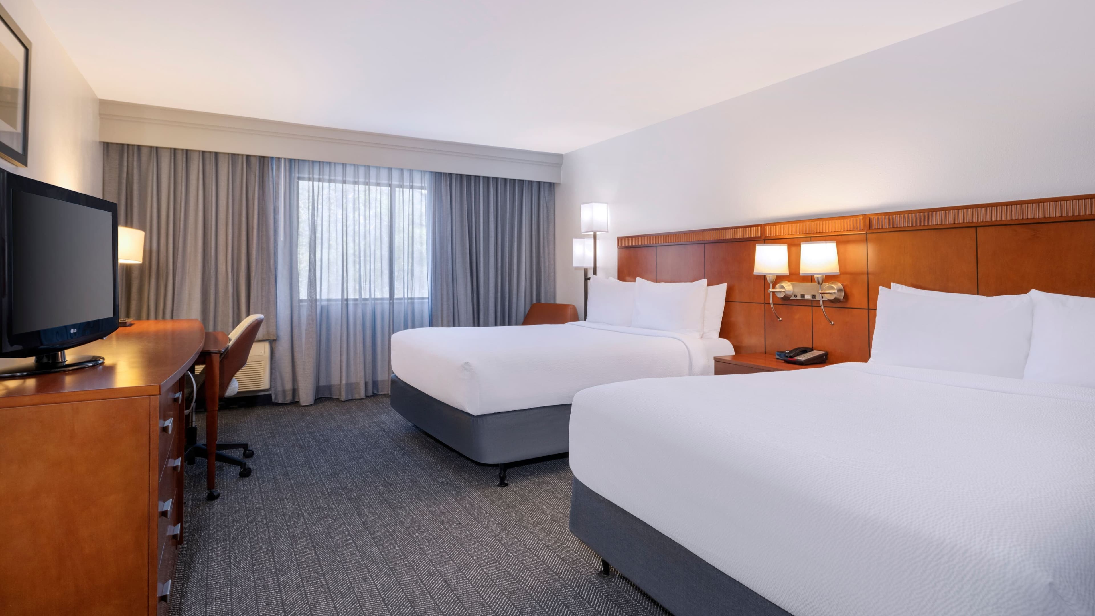 Two Queen Beds - Image 2