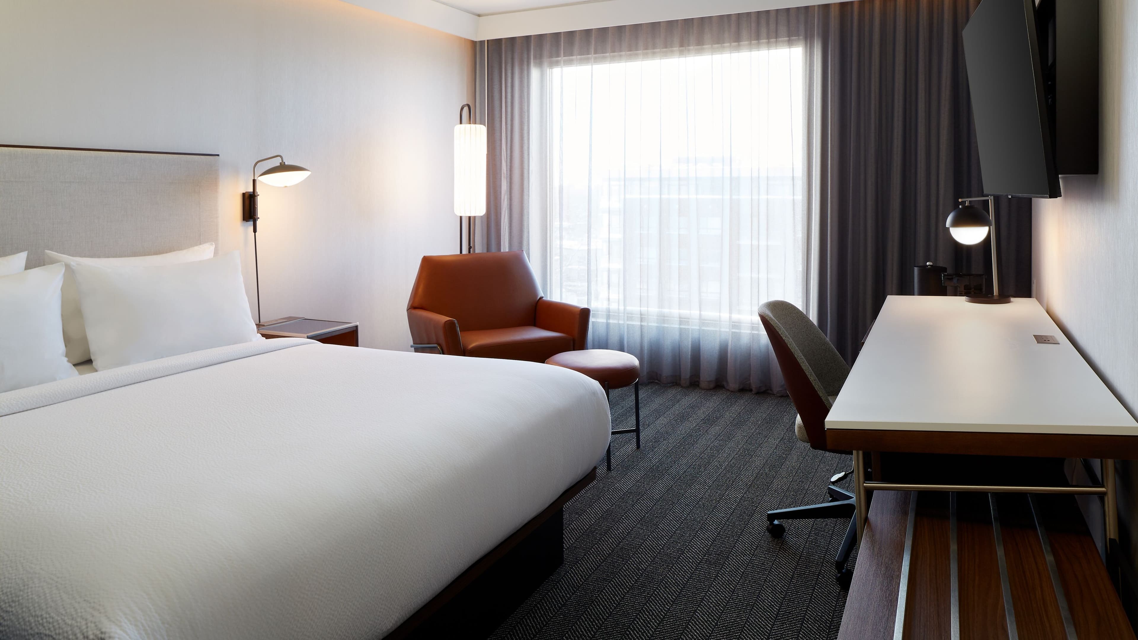 King Standard bedroom - Image 1