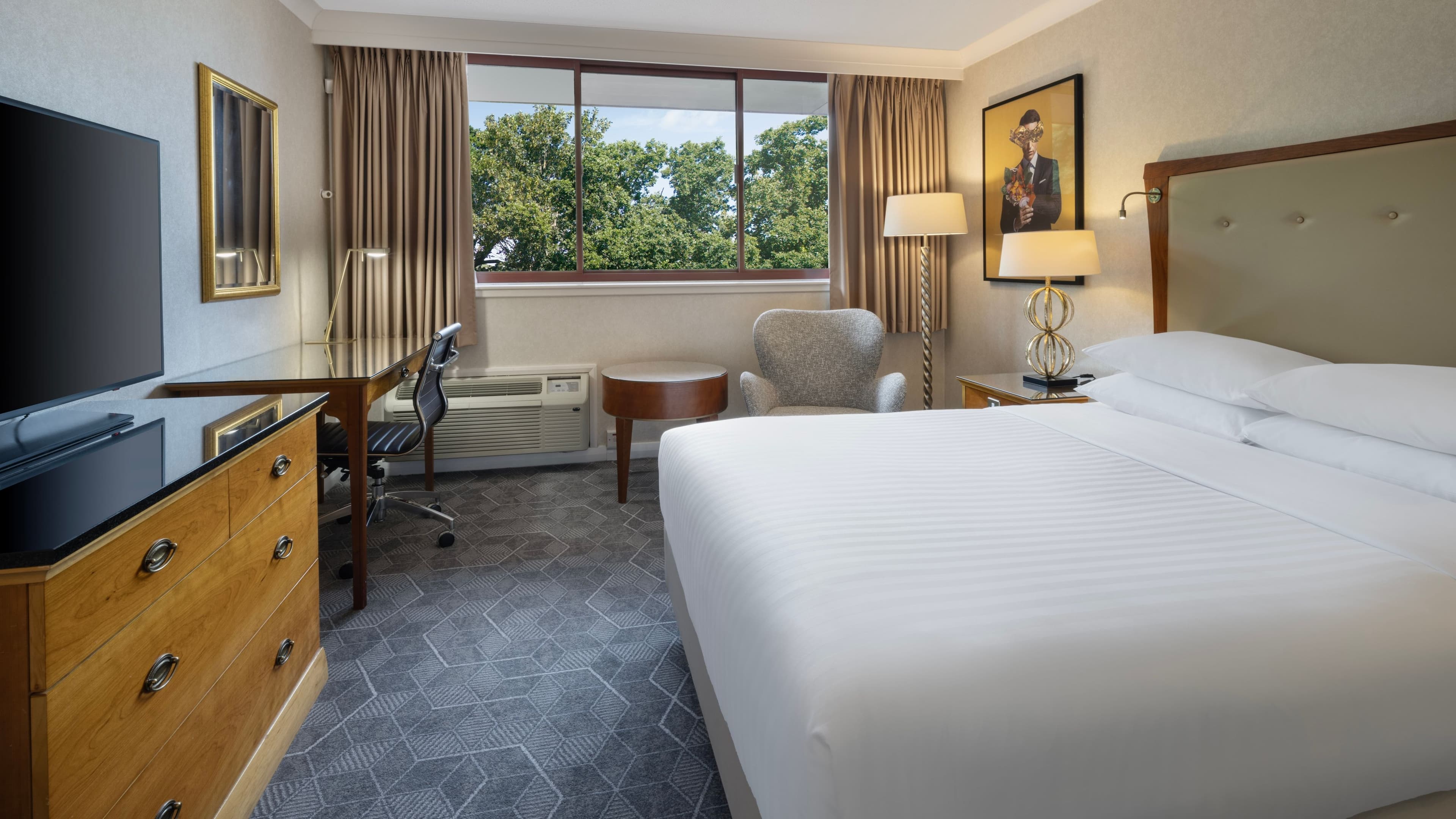 Deluxe Room - Image 1