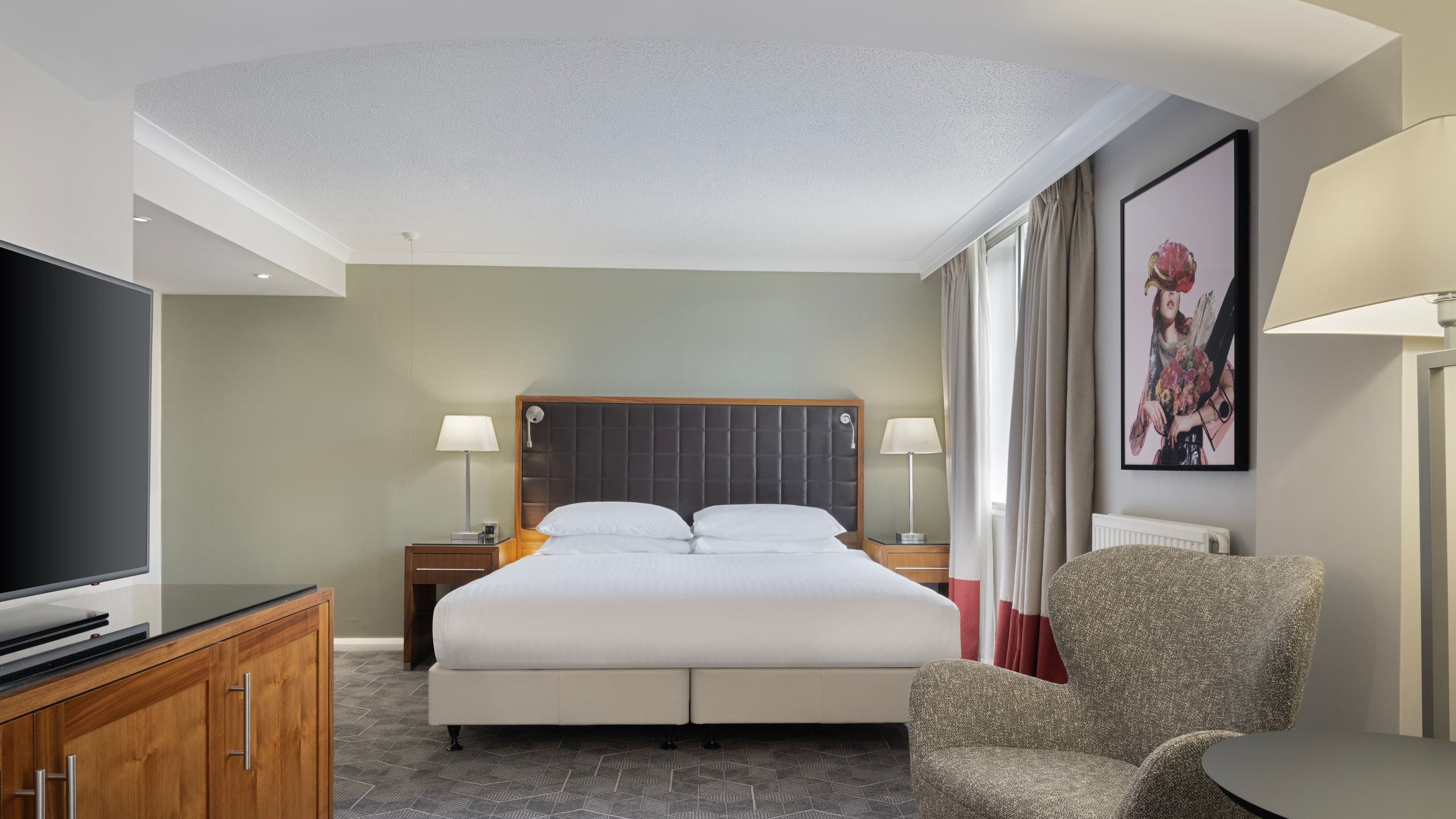 Deluxe Room - Image 3