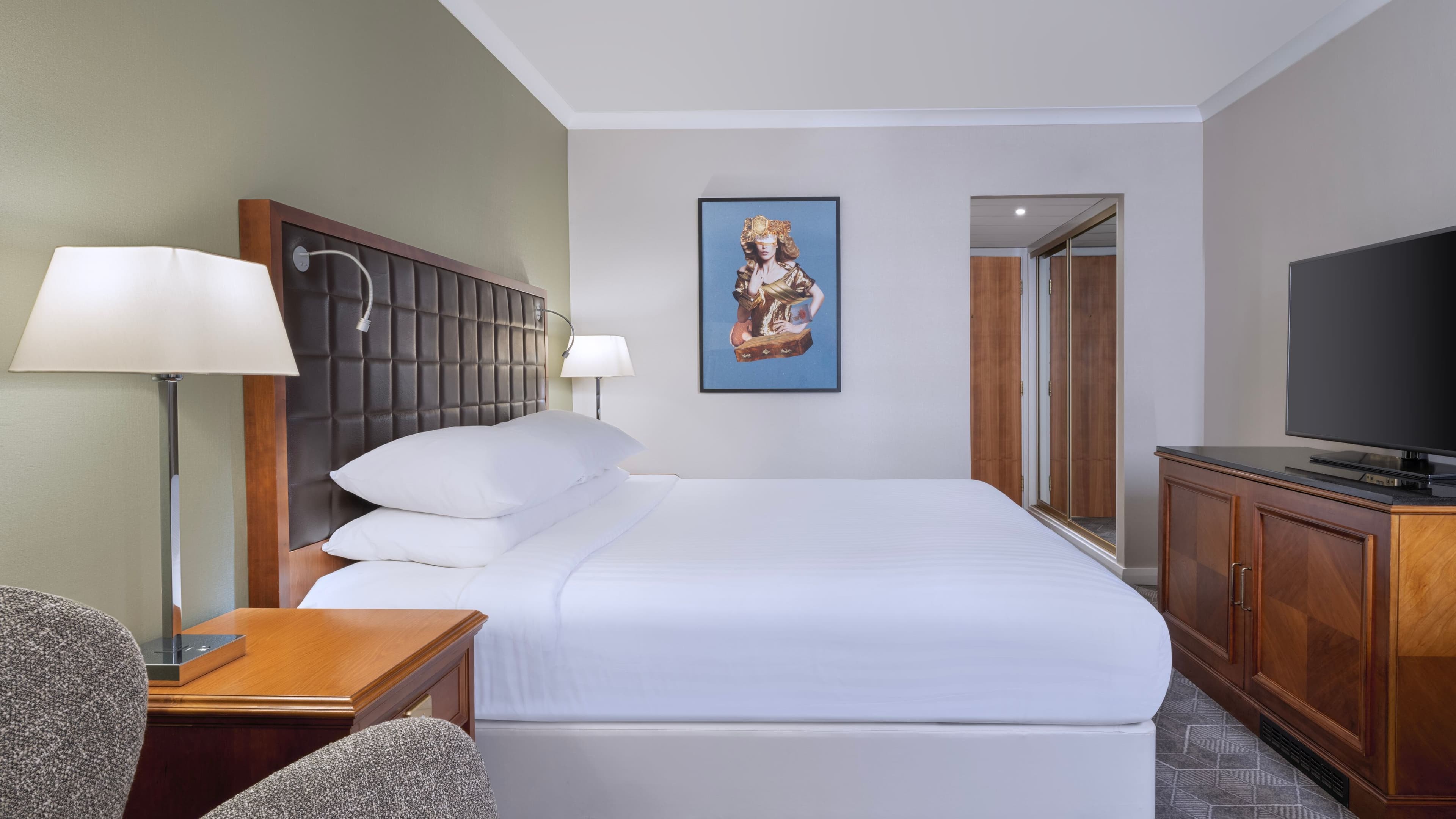 Deluxe Room - Image 2