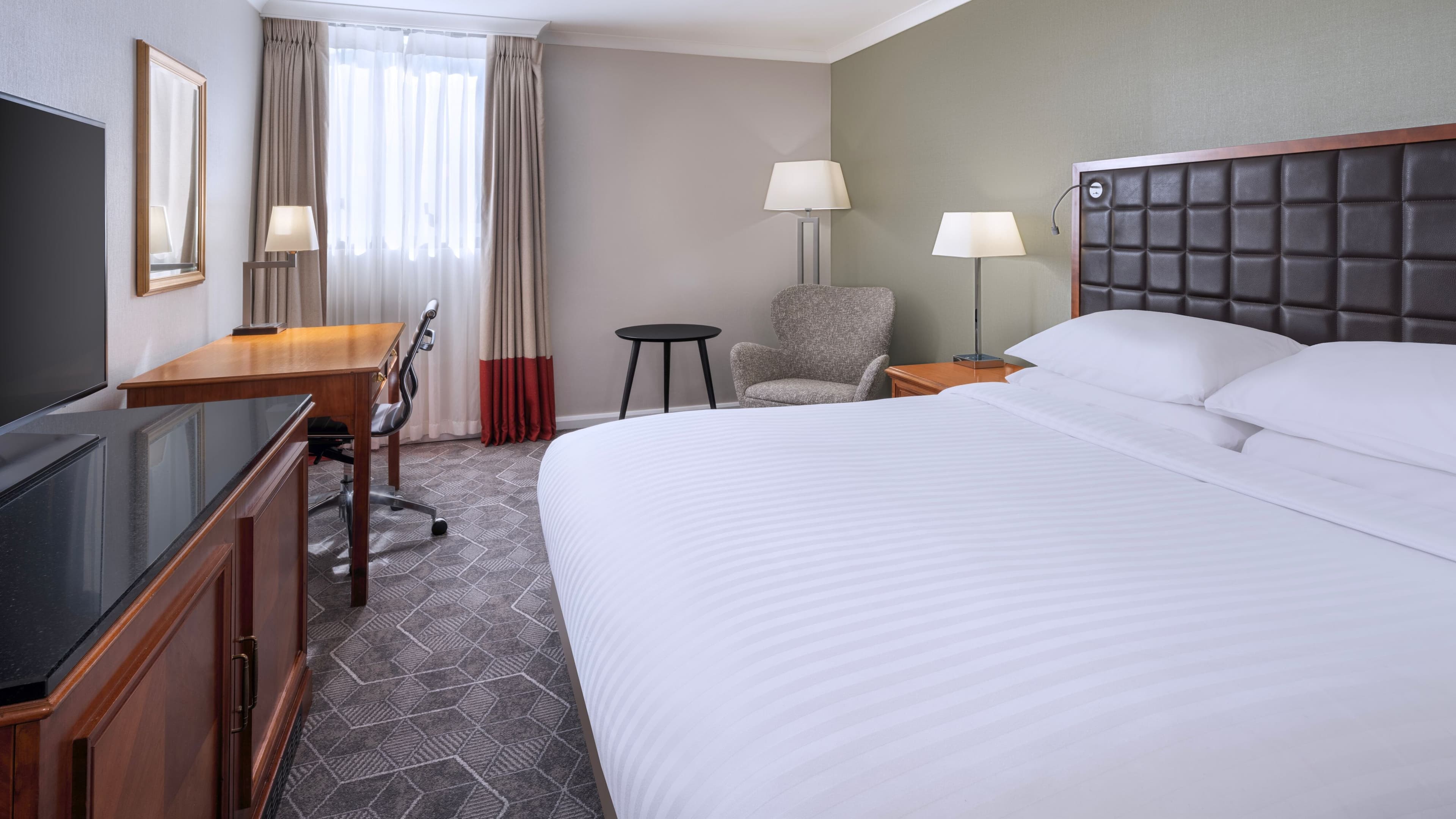 Deluxe Room - Image 1