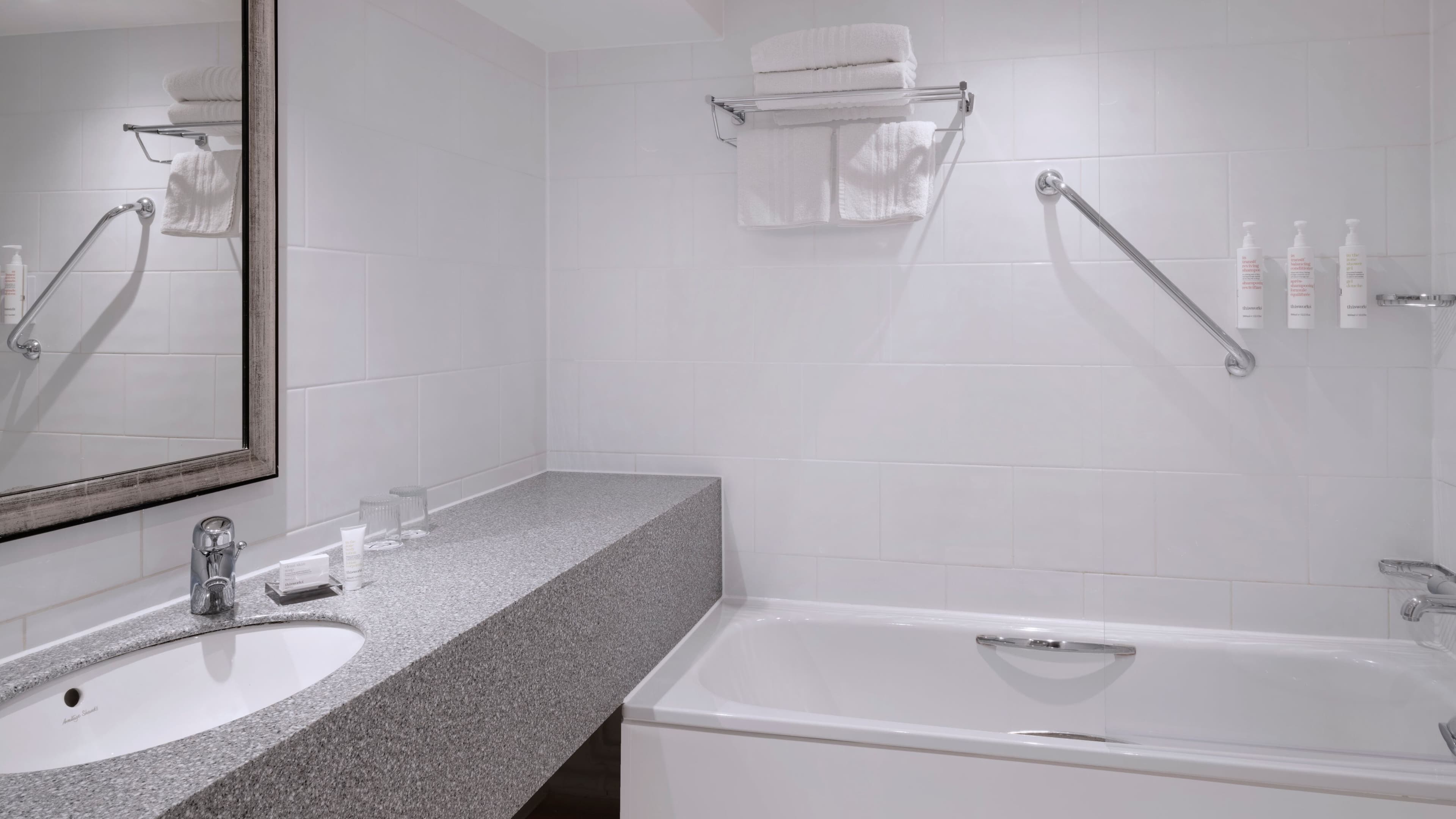 Deluxe Guest room - Image 4