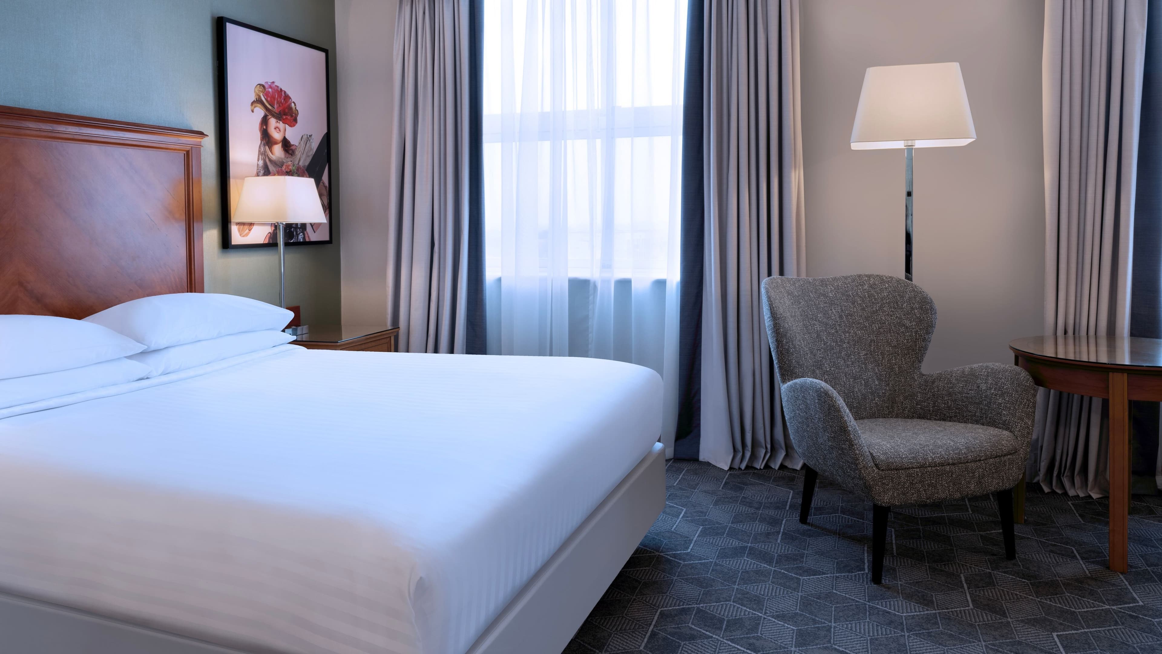 Deluxe Room - Image 4