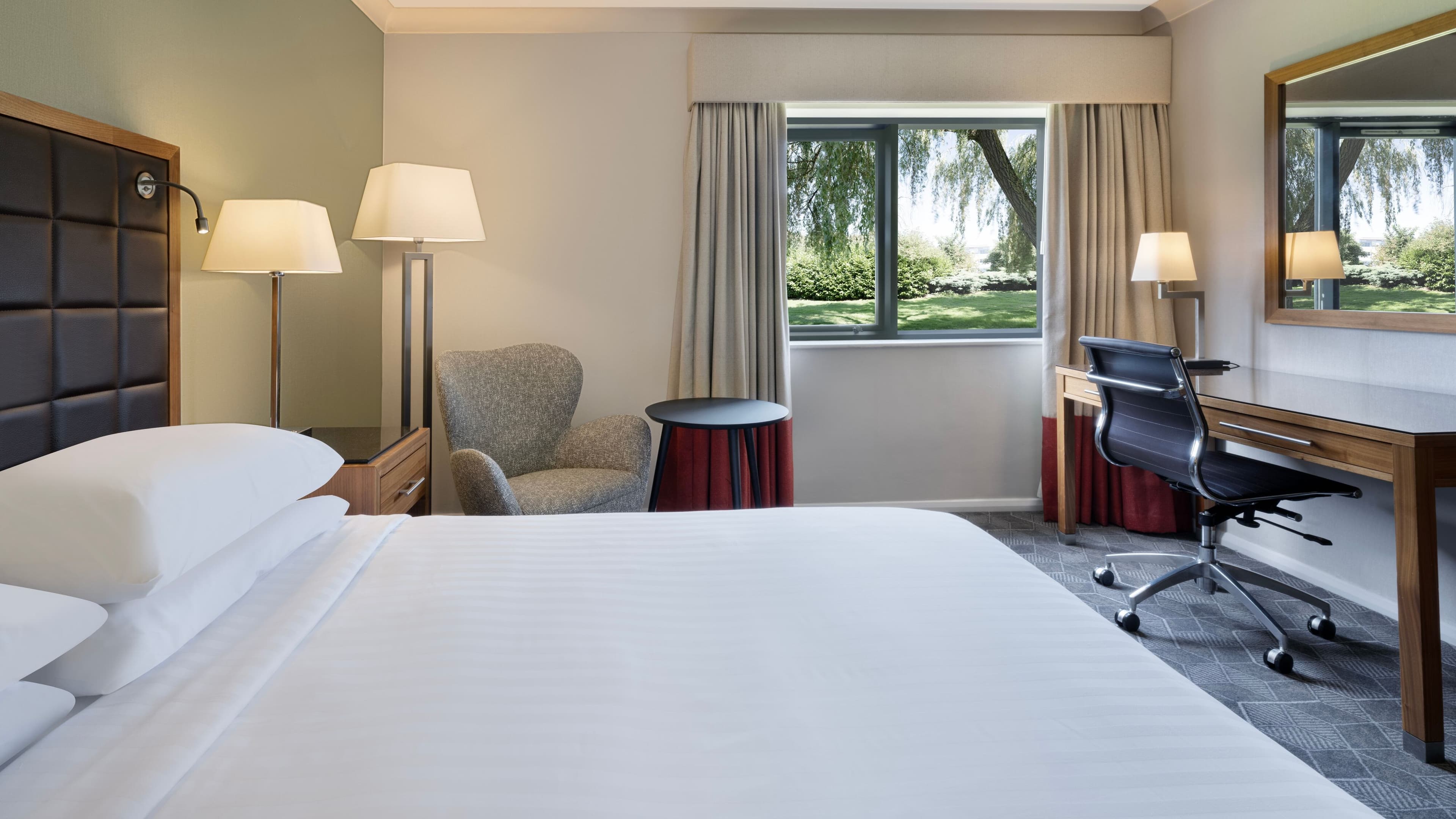 Deluxe Room - Image 3