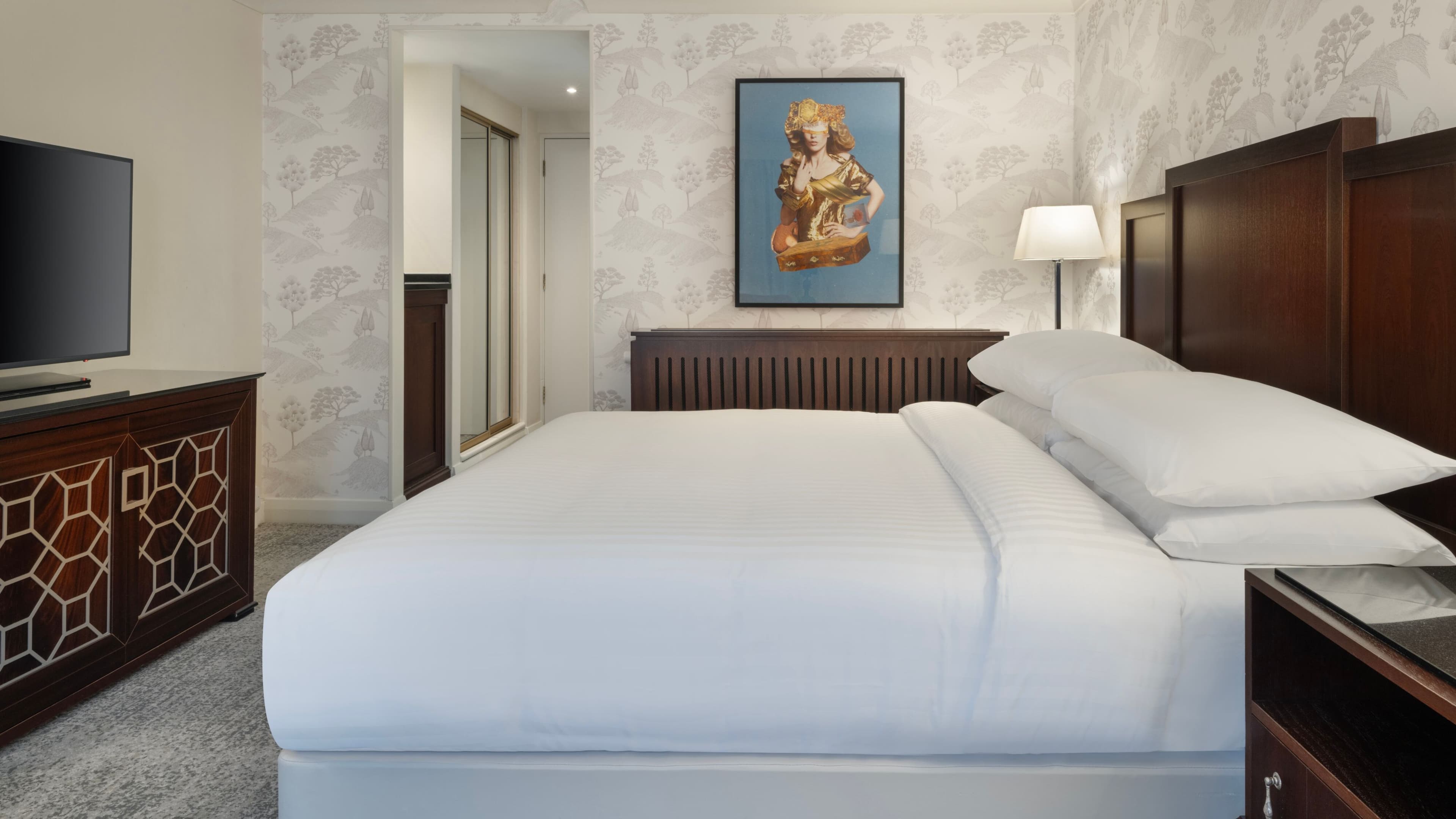 Deluxe Room - Image 2