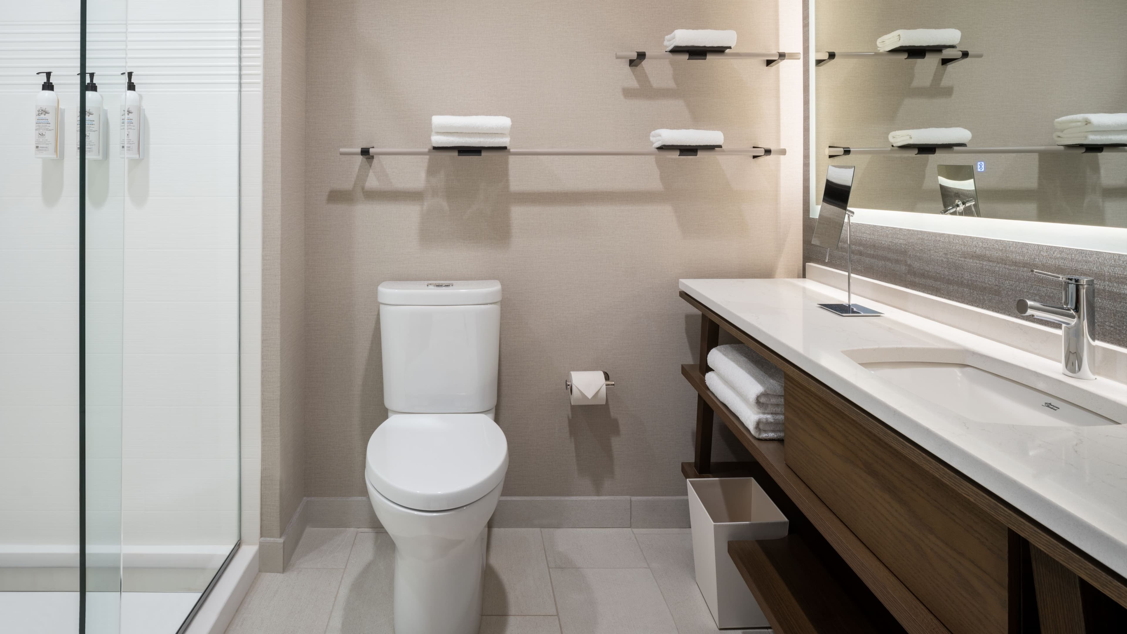 King Guest Room - Image 5